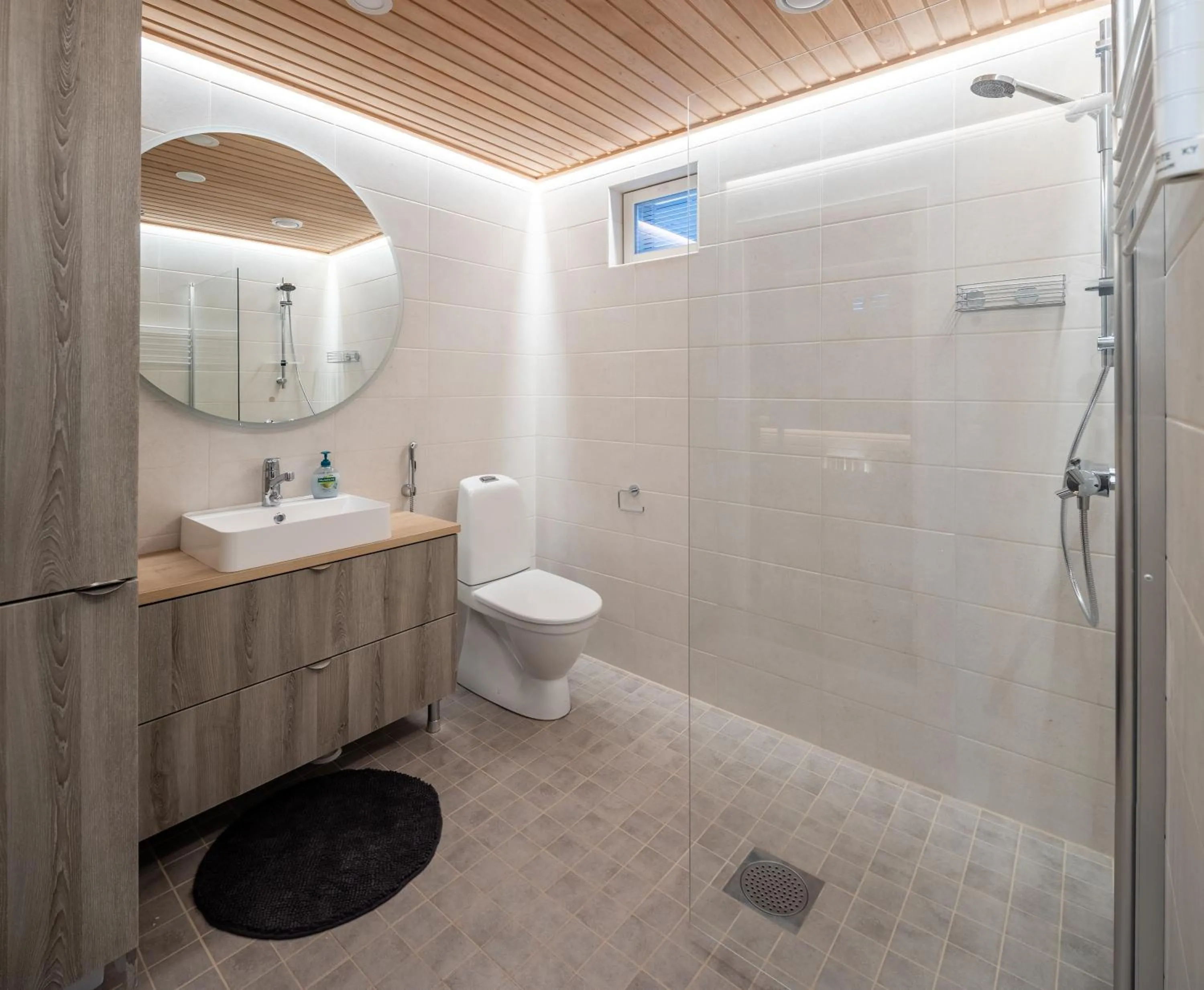 Bathroom in Tuomenkartano Apartments by Hiekka Booking