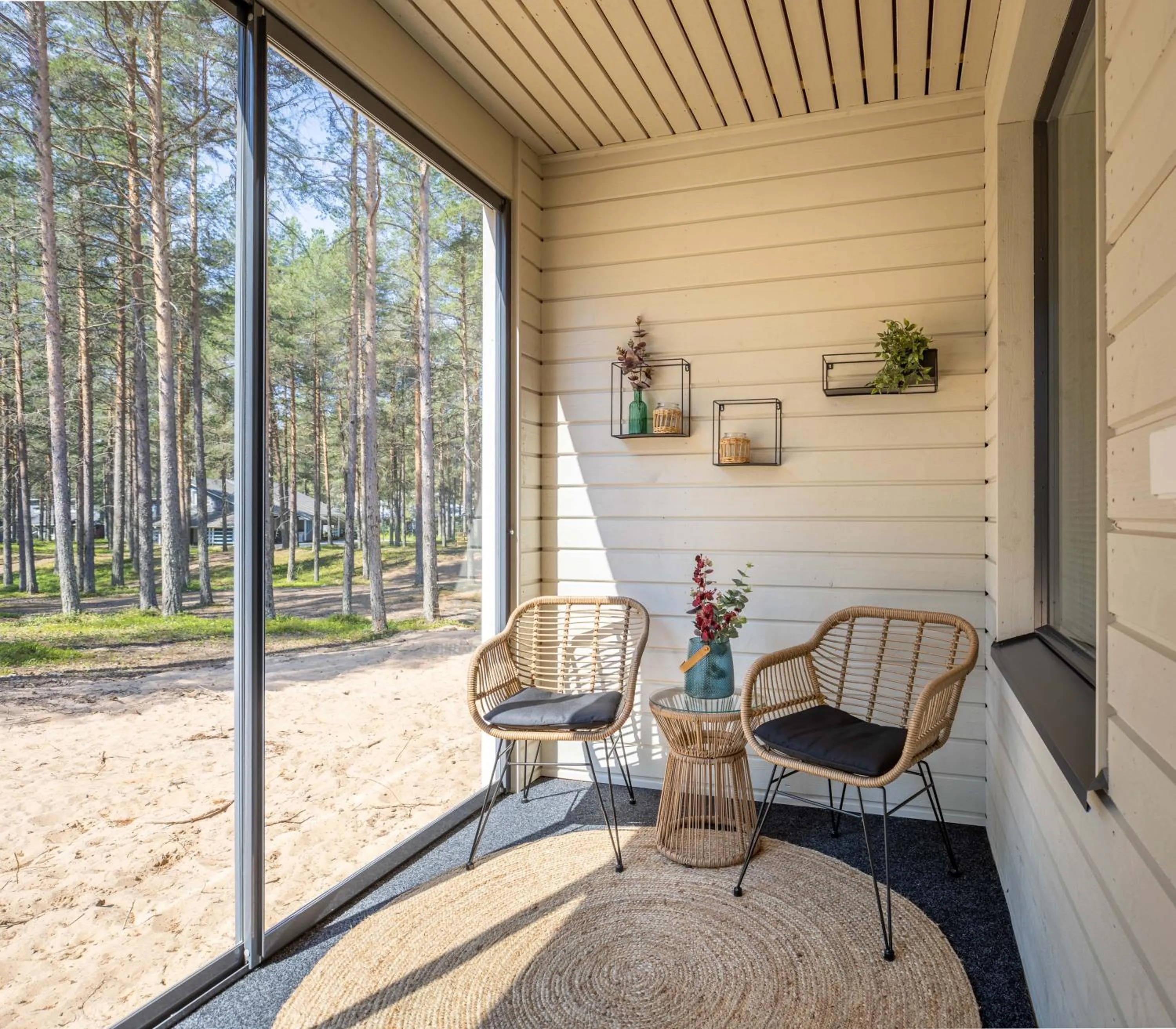 Balcony/Terrace in Tuomenkartano Apartments by Hiekka Booking