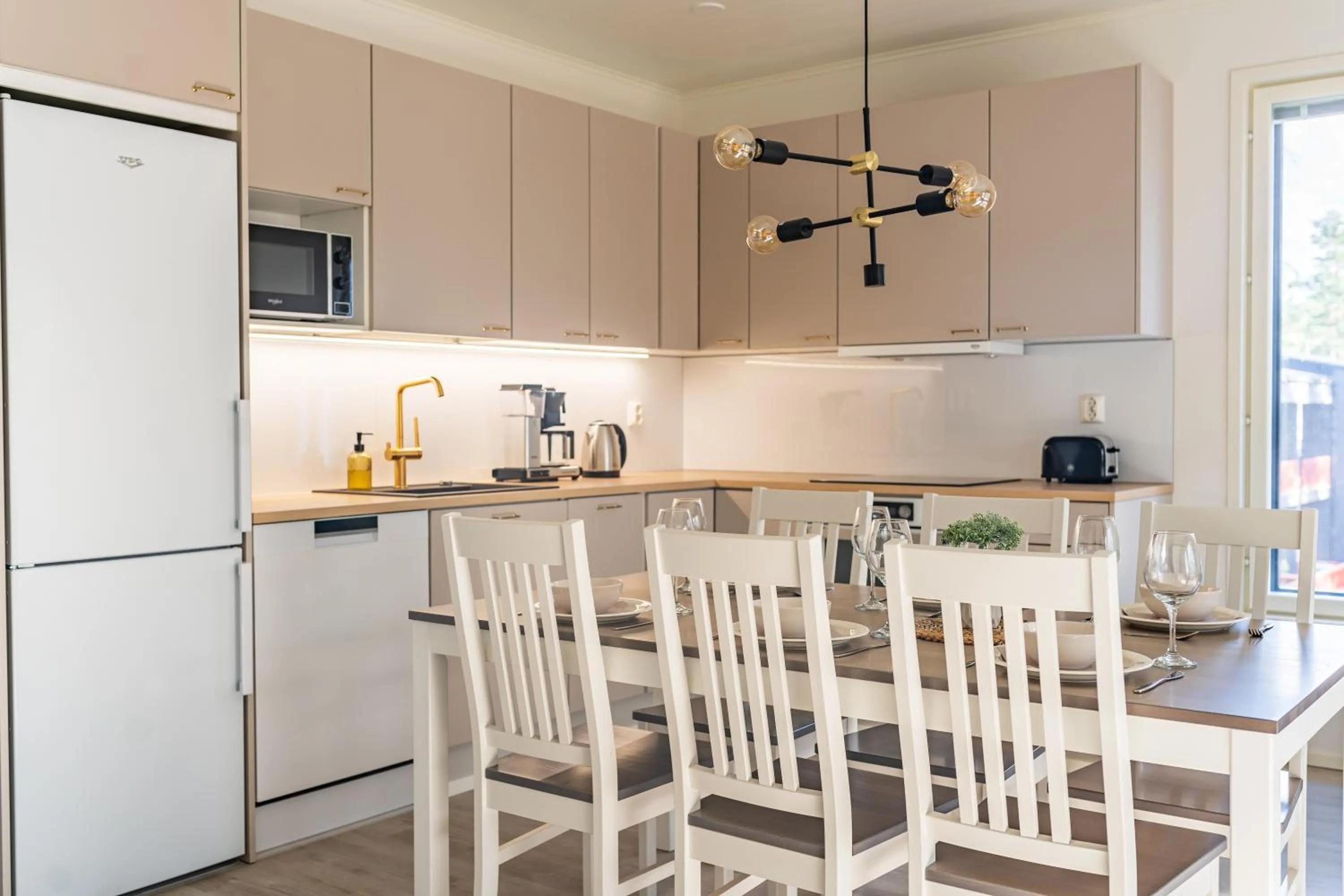 kitchen in Tuomenkartano Apartments by Hiekka Booking