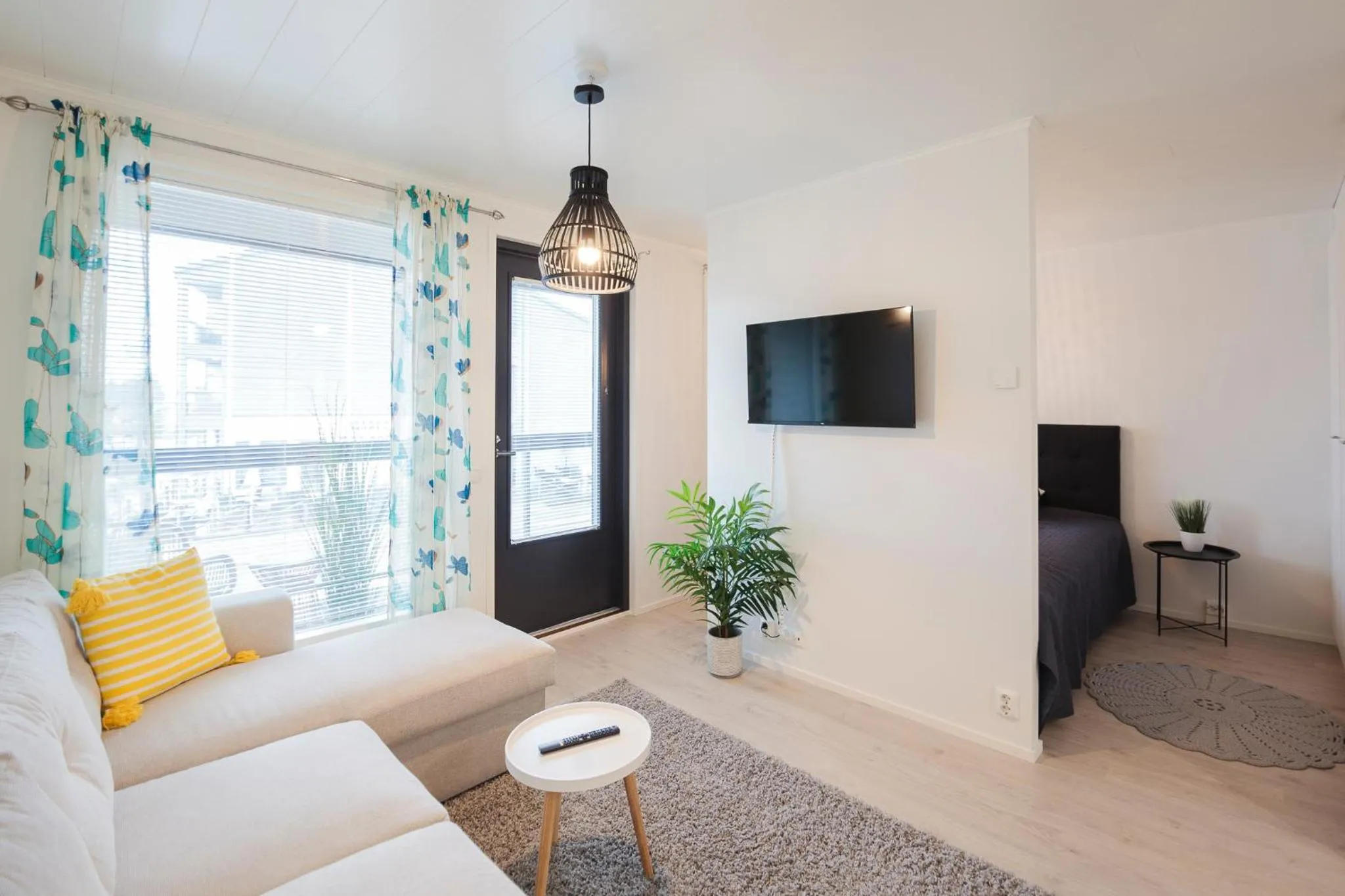 Living room in Tuomenkartano Apartments by Hiekka Booking