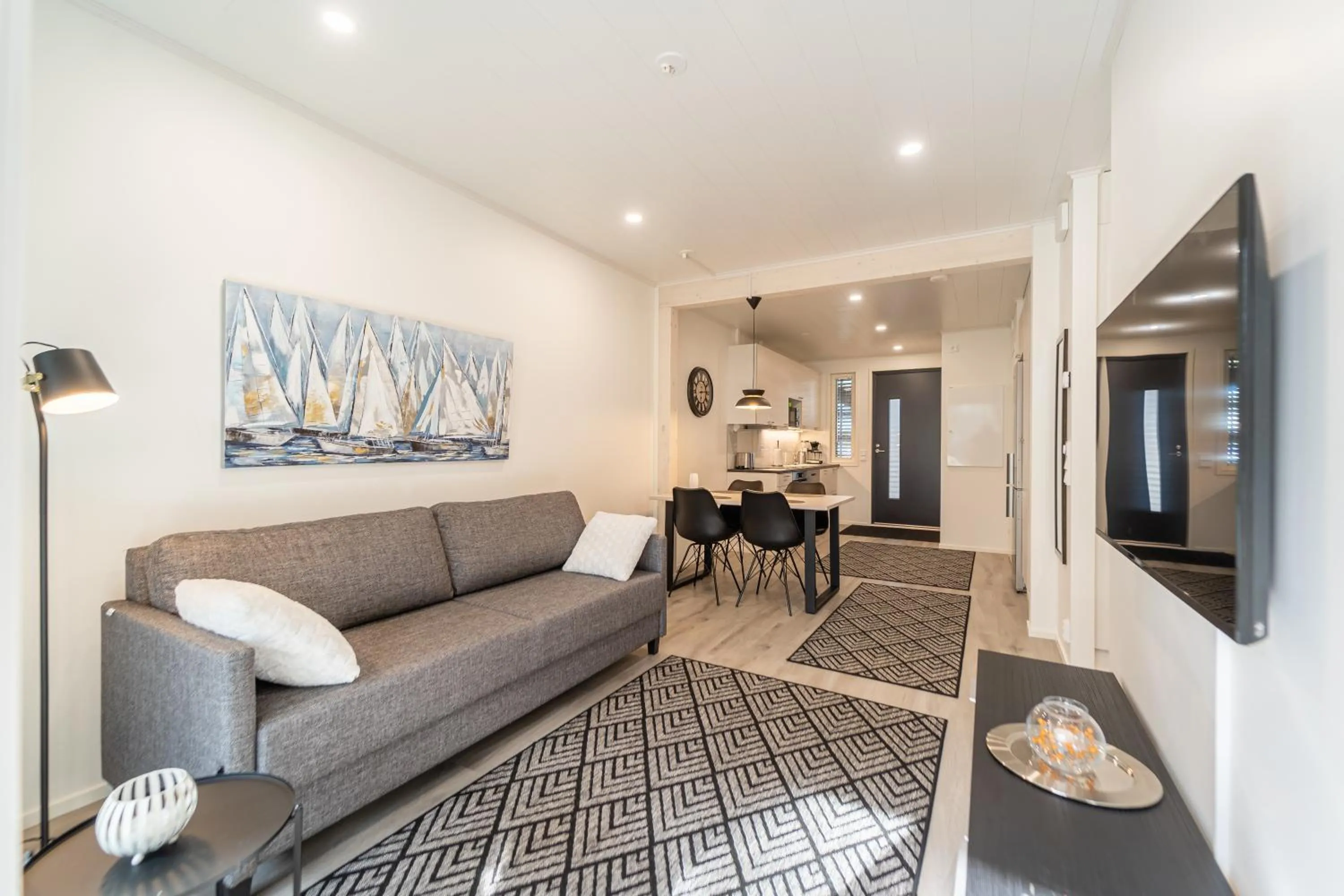 Living room in Tuomenkartano Apartments by Hiekka Booking