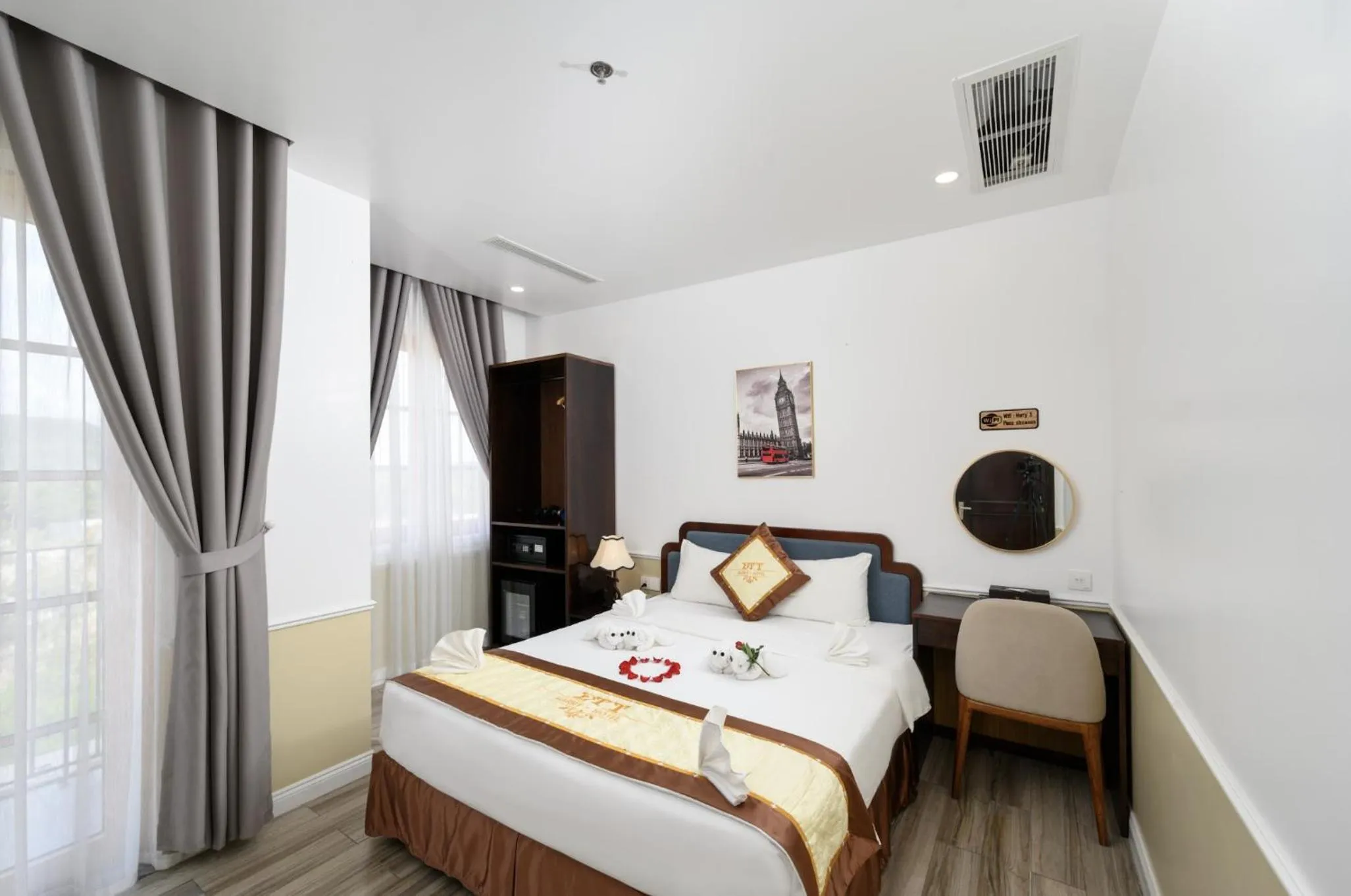Bed in Harry Phu Quoc Hotel 3