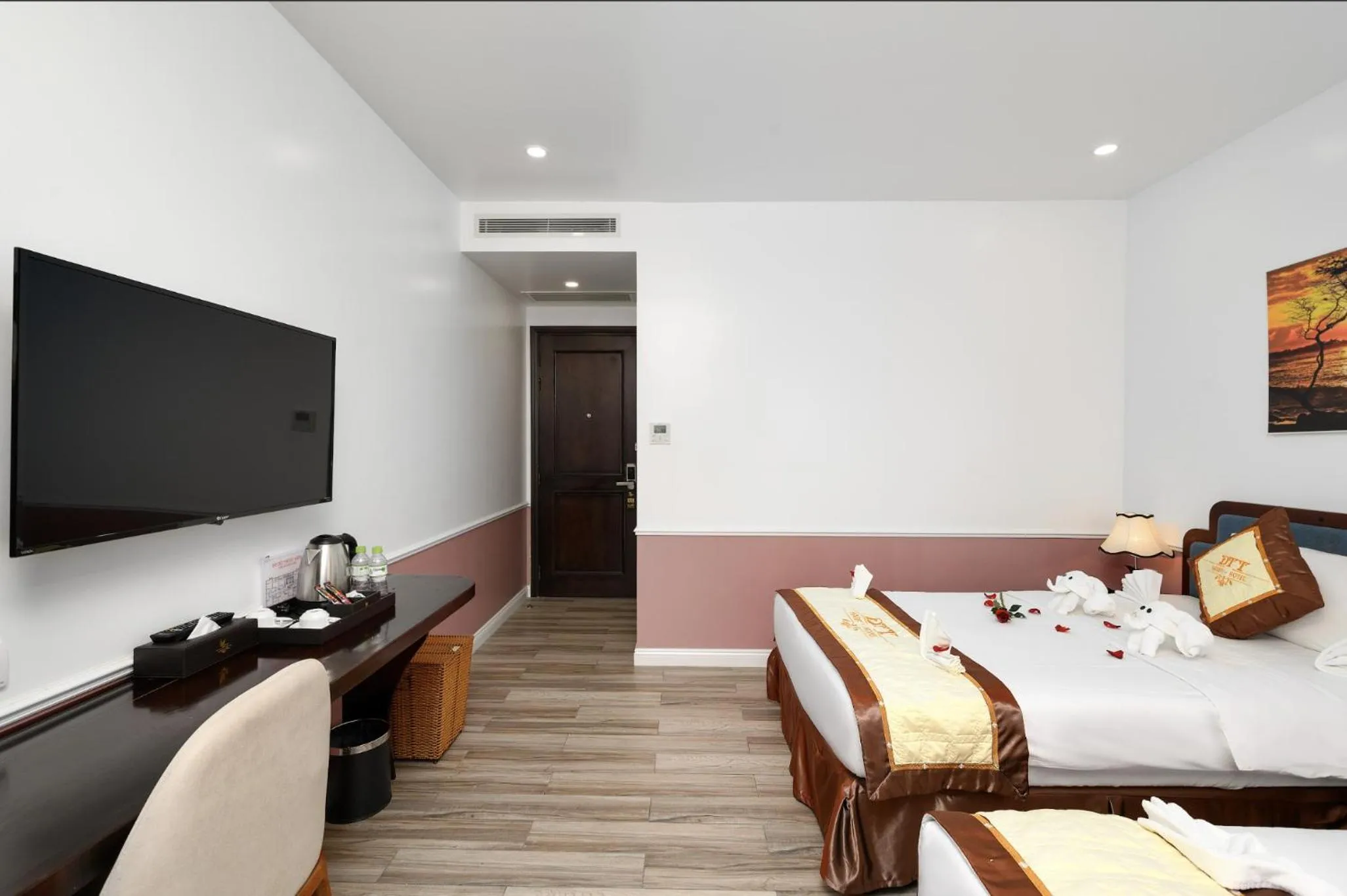 Bedroom, Bed in Harry Phu Quoc Hotel 3