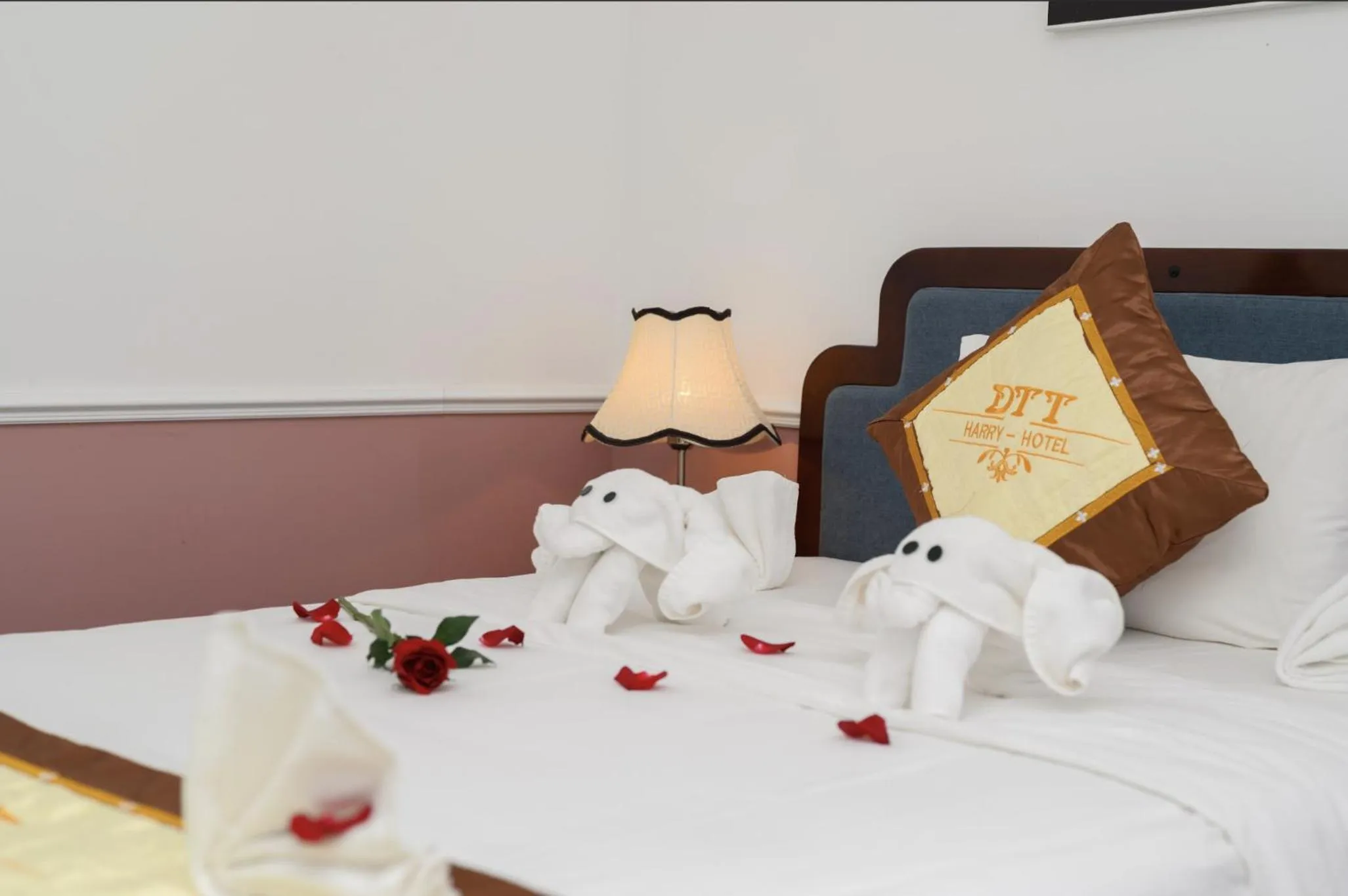 Bedroom, Bed in Harry Phu Quoc Hotel 3