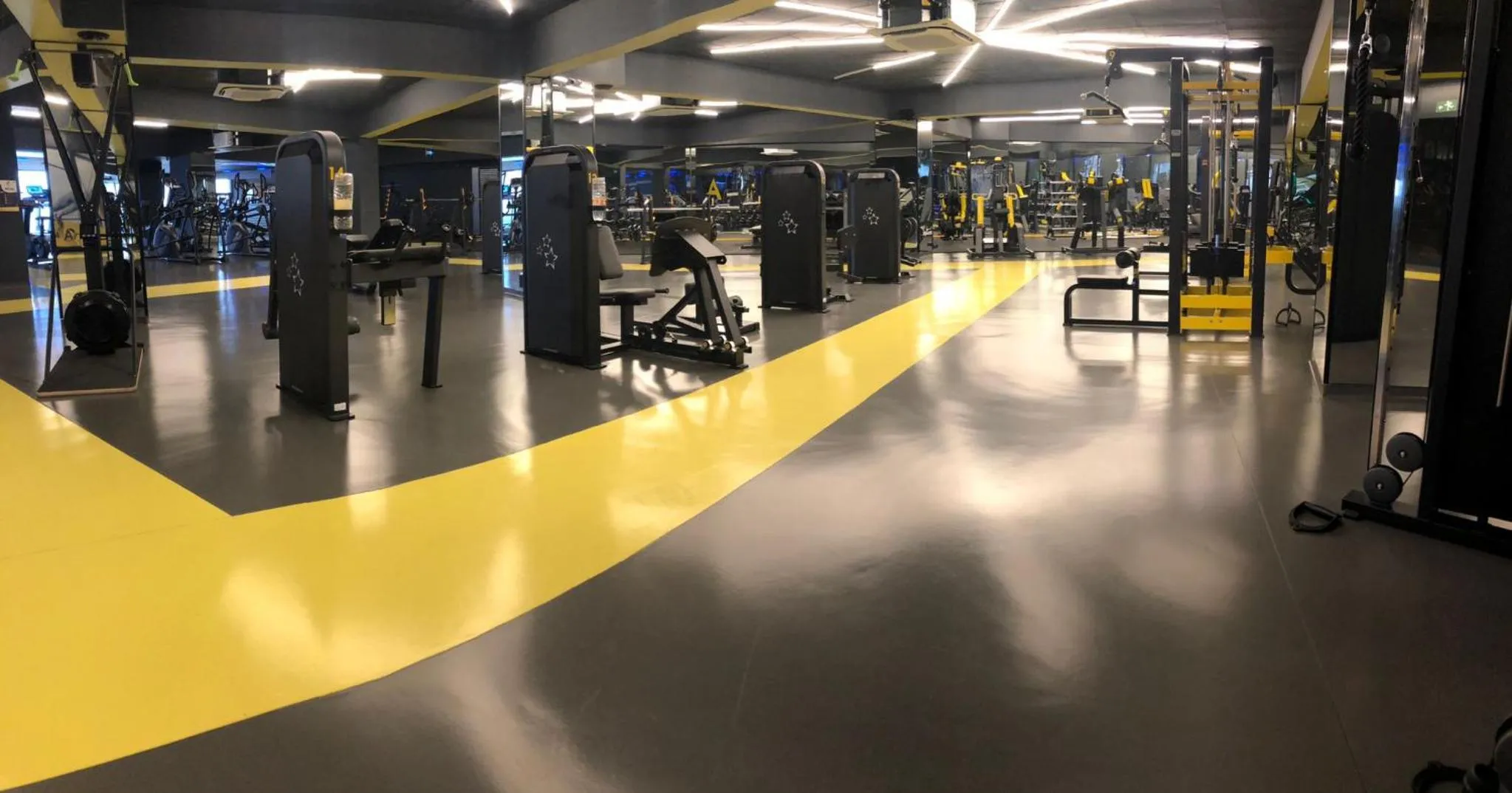 Fitness centre/facilities in Mardiva Hotel