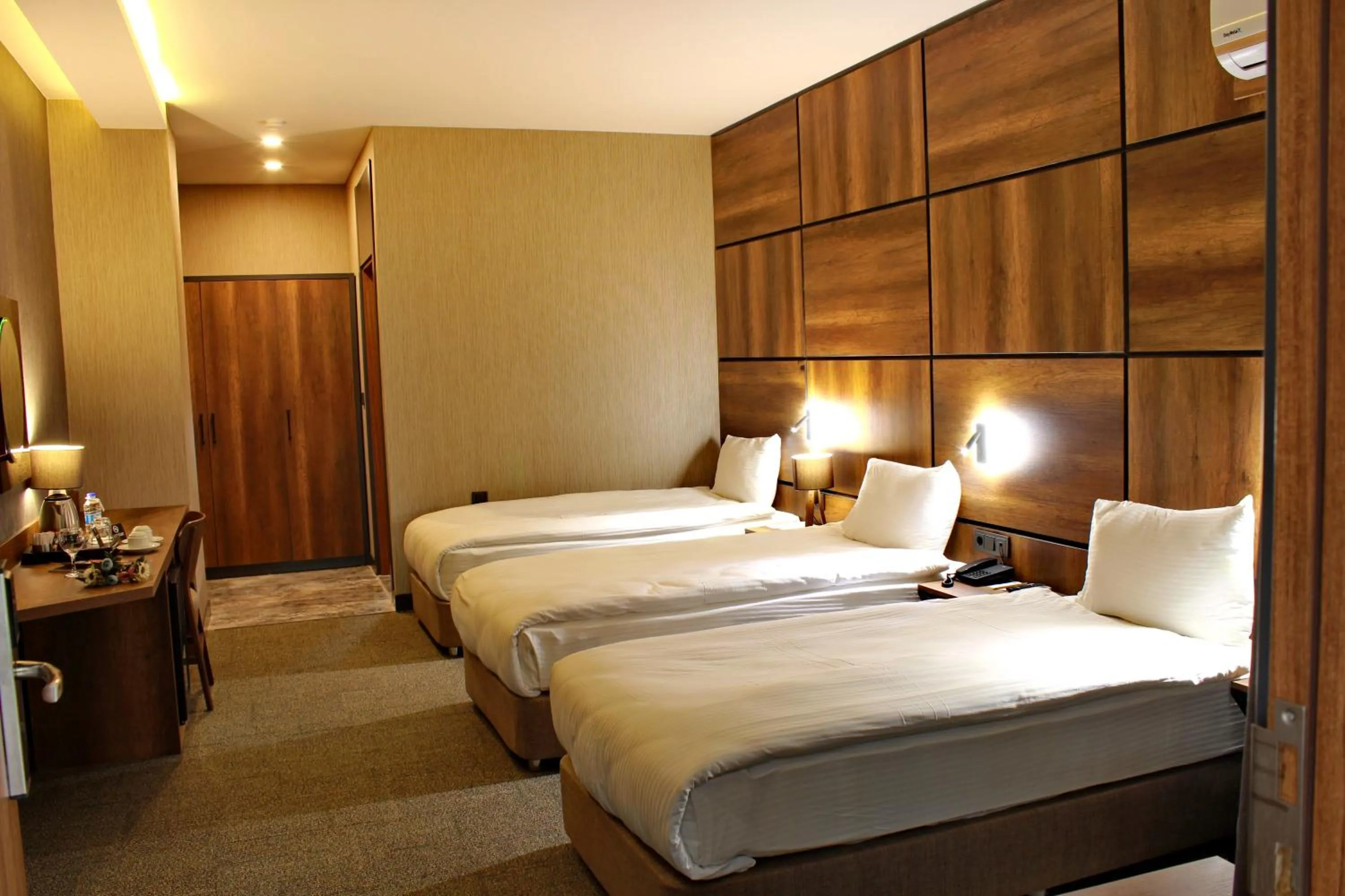 Bedroom, Bed in Mardiva Hotel