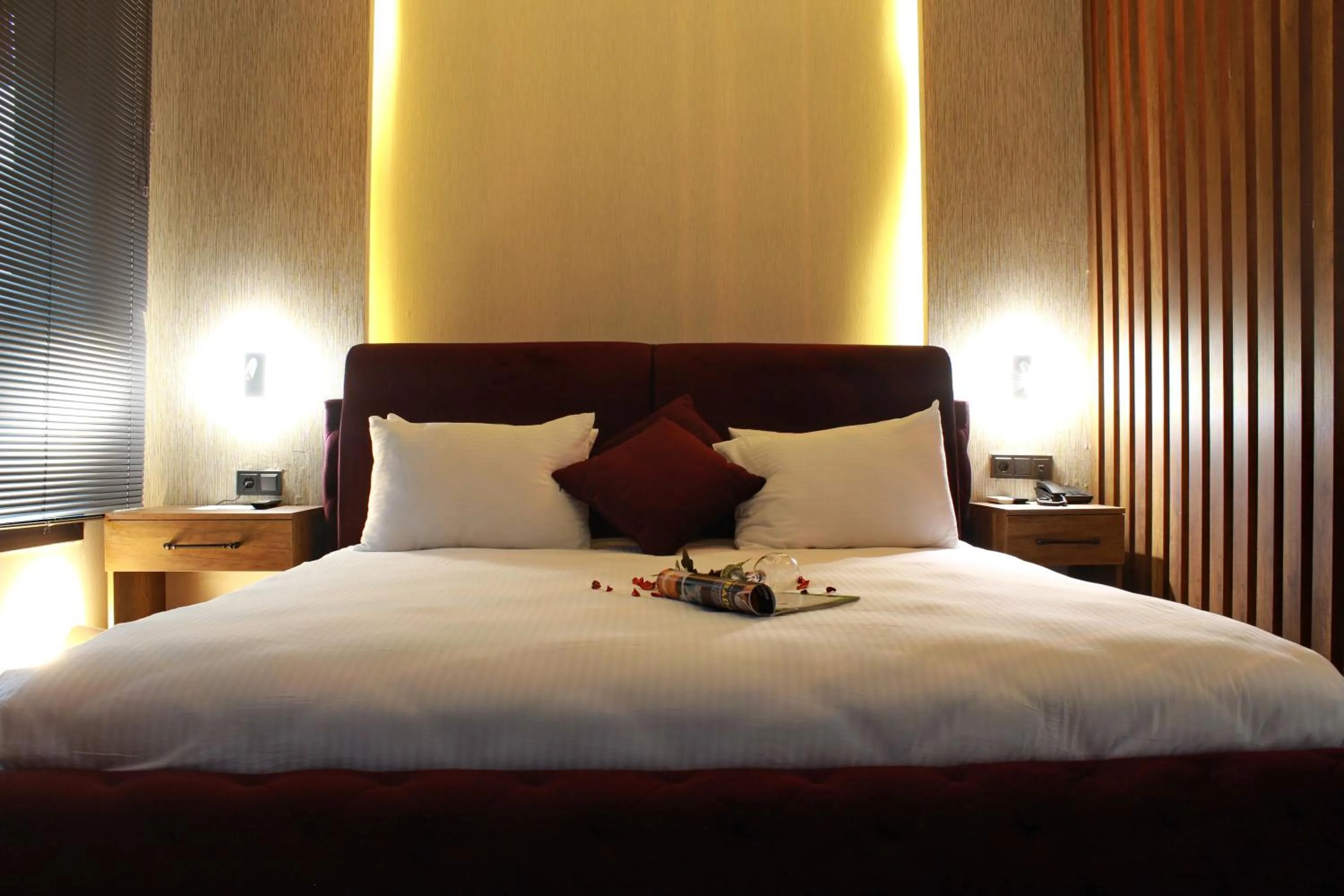 Bed in Mardiva Hotel