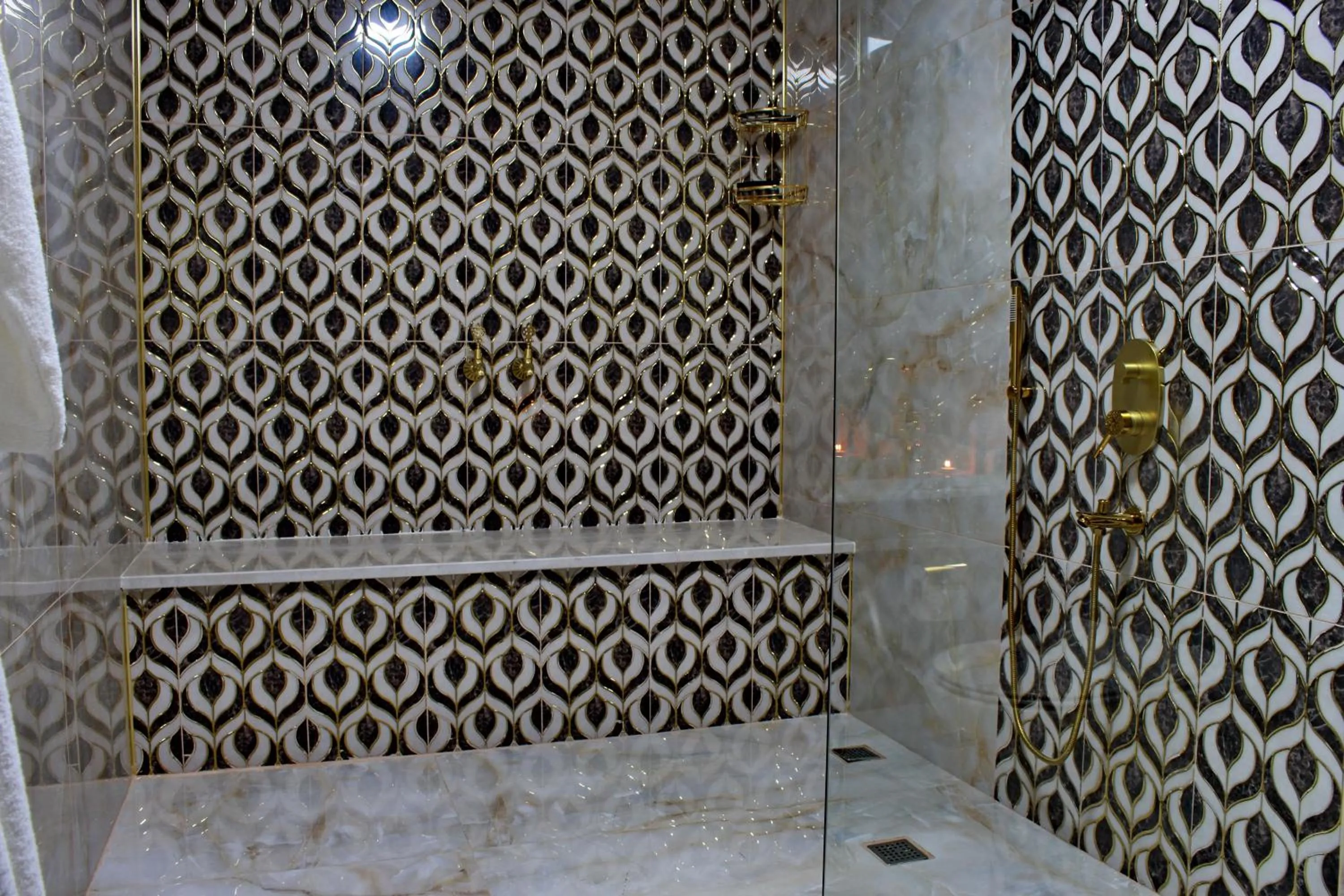 Bathroom in Mardiva Hotel