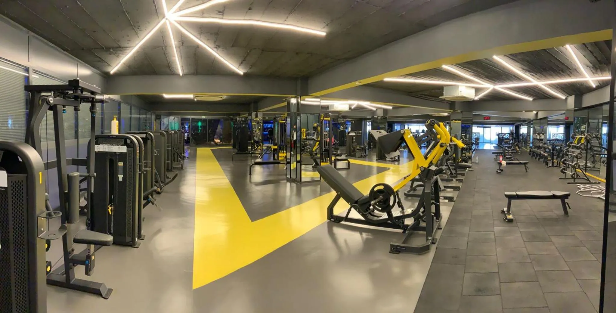 Fitness centre/facilities in Mardiva Hotel