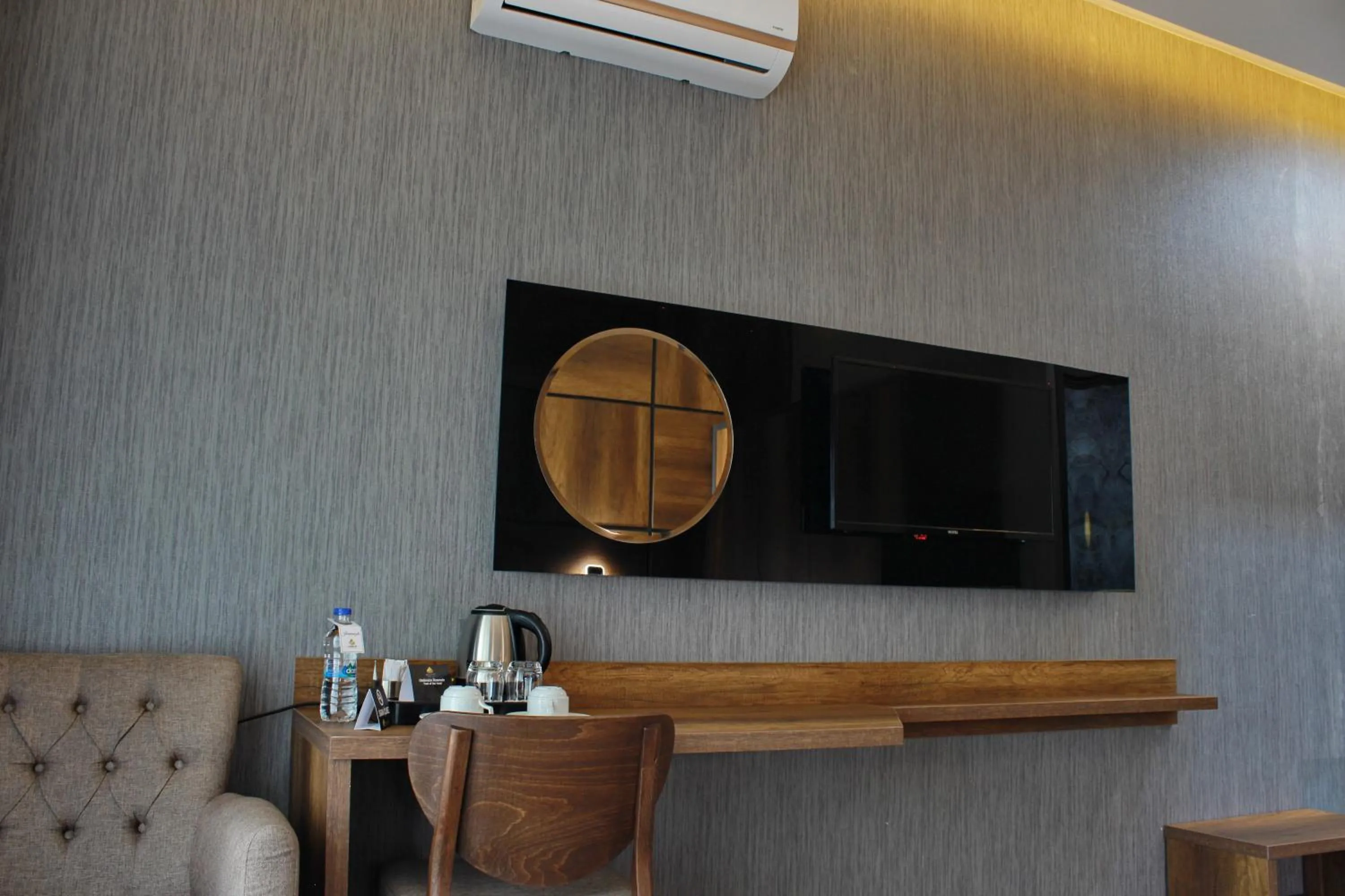 Coffee/tea facilities in Mardiva Hotel