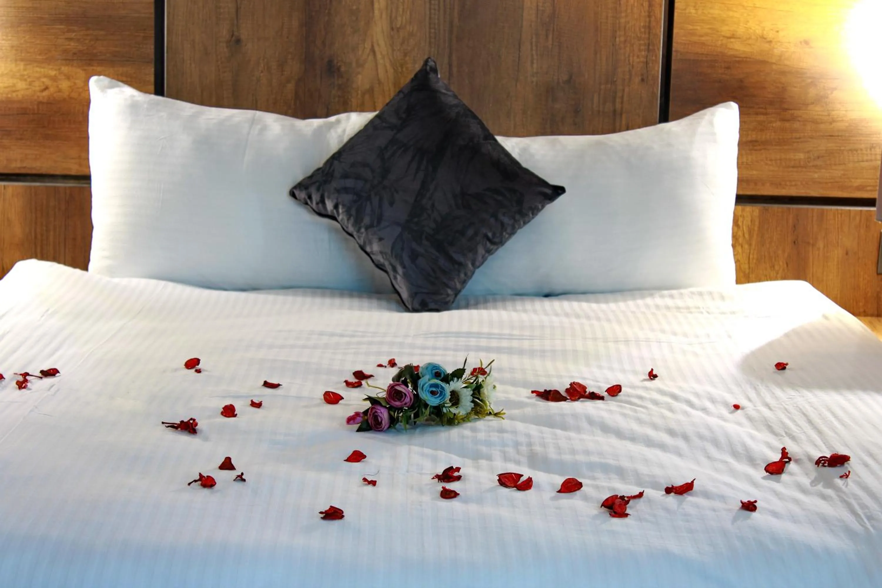 Bed in Mardiva Hotel