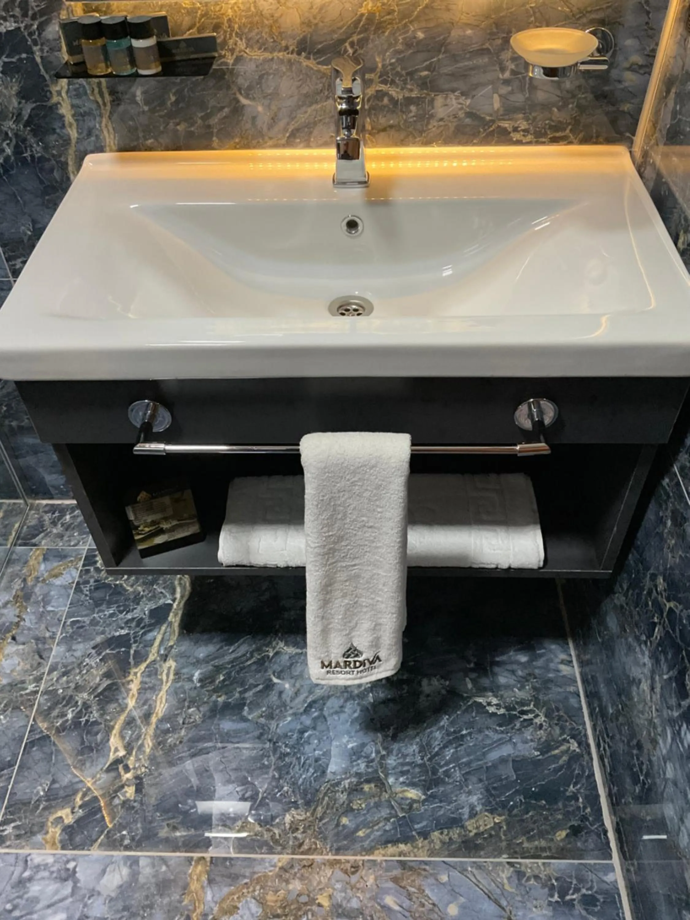 Mardiva Hotel