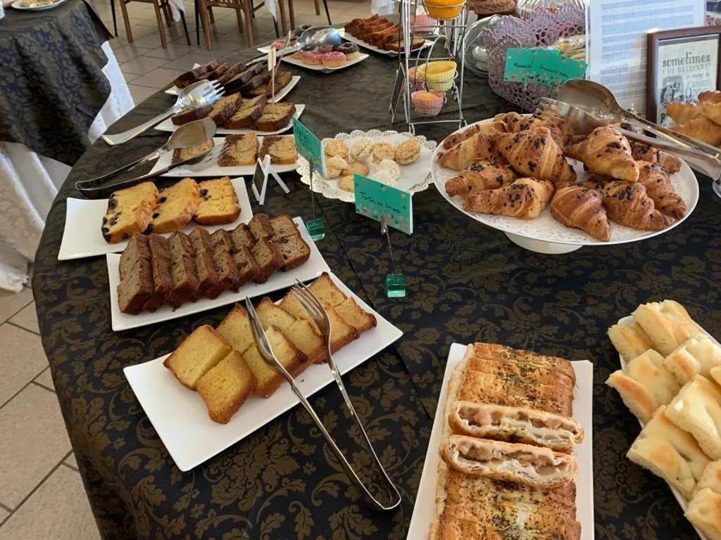 Continental breakfast in Hotel Torre