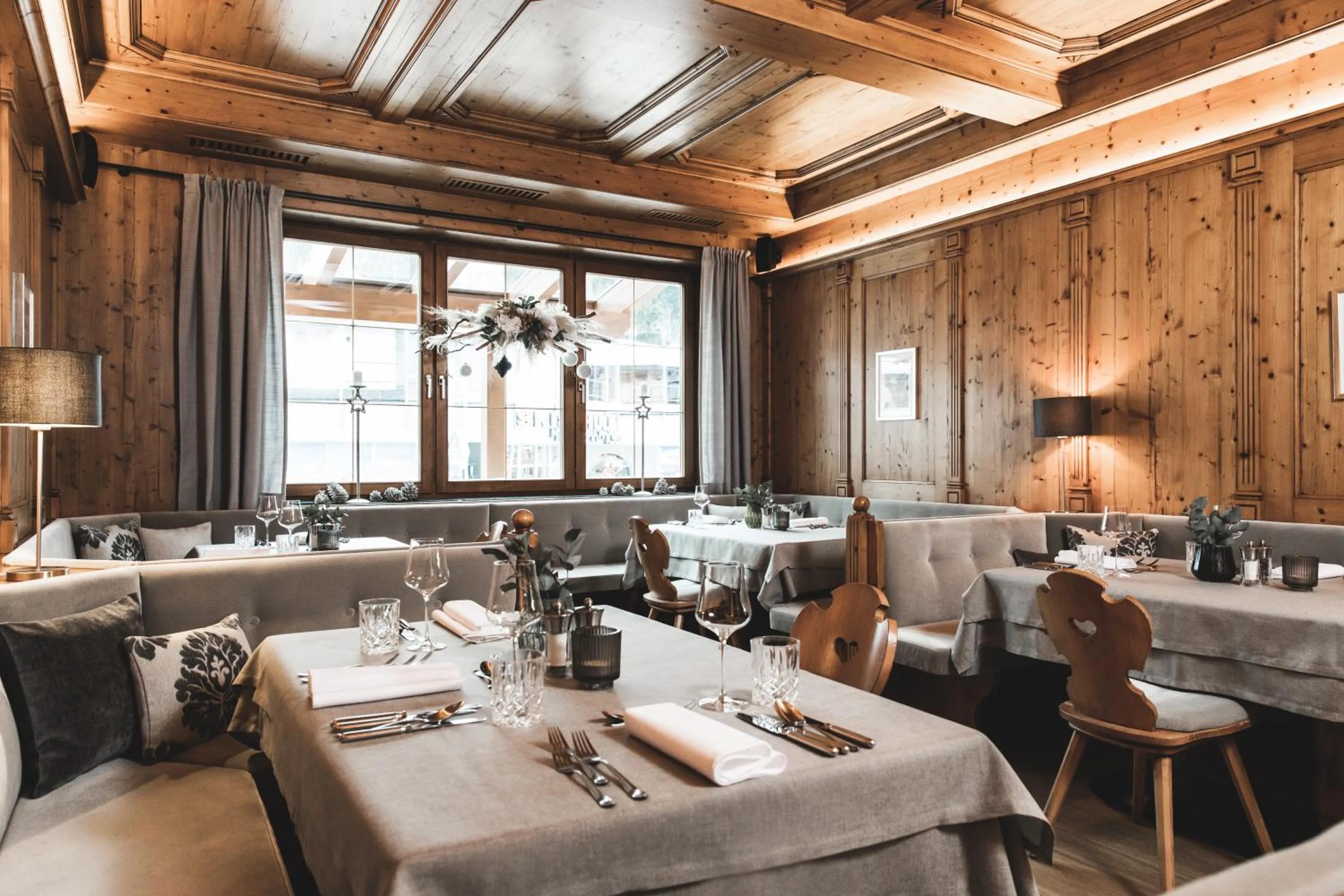 Restaurant/places to eat in Alpines Gourmet Hotel Montanara