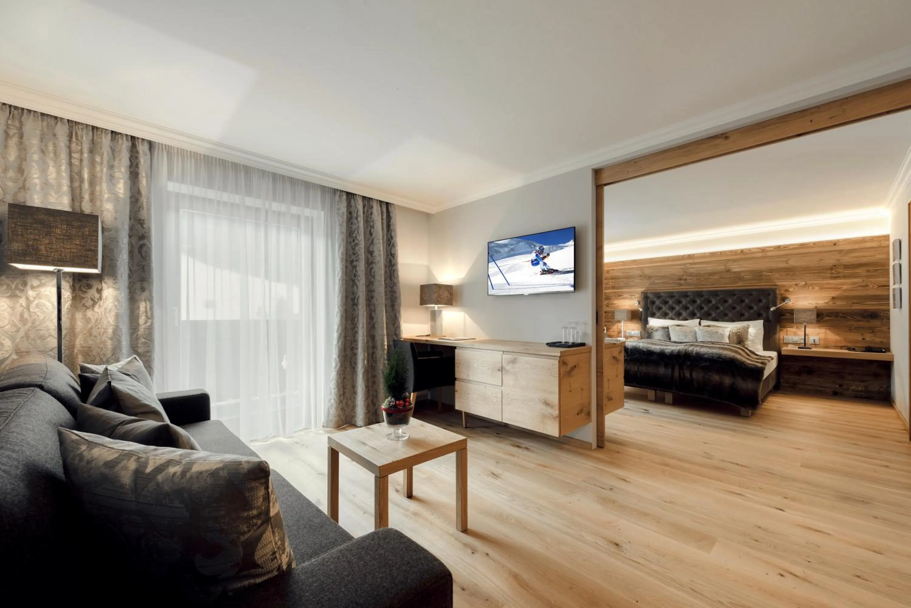 Day, Bed in Alpines Gourmet Hotel Montanara