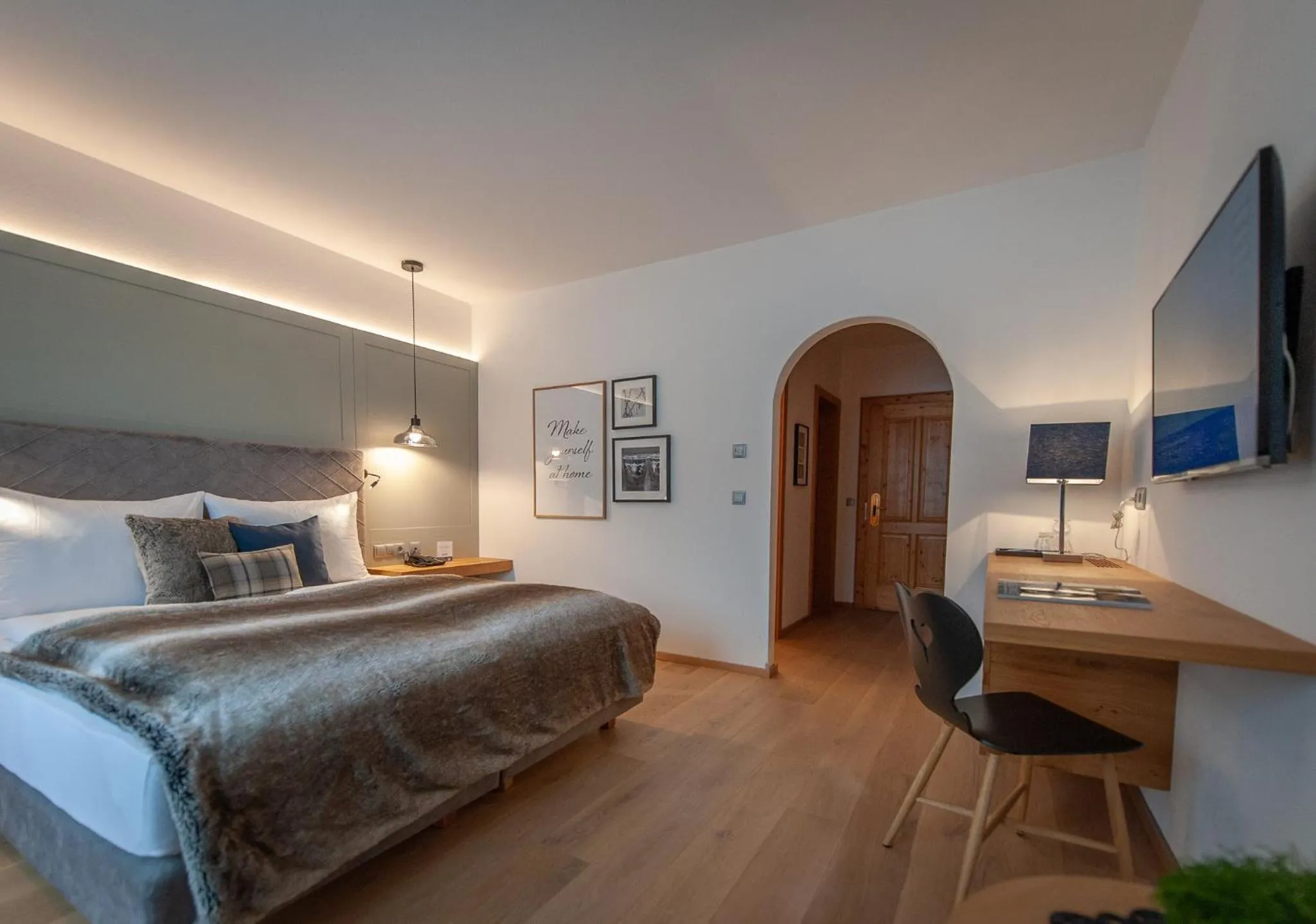 Garden view, Bed in Alpines Gourmet Hotel Montanara