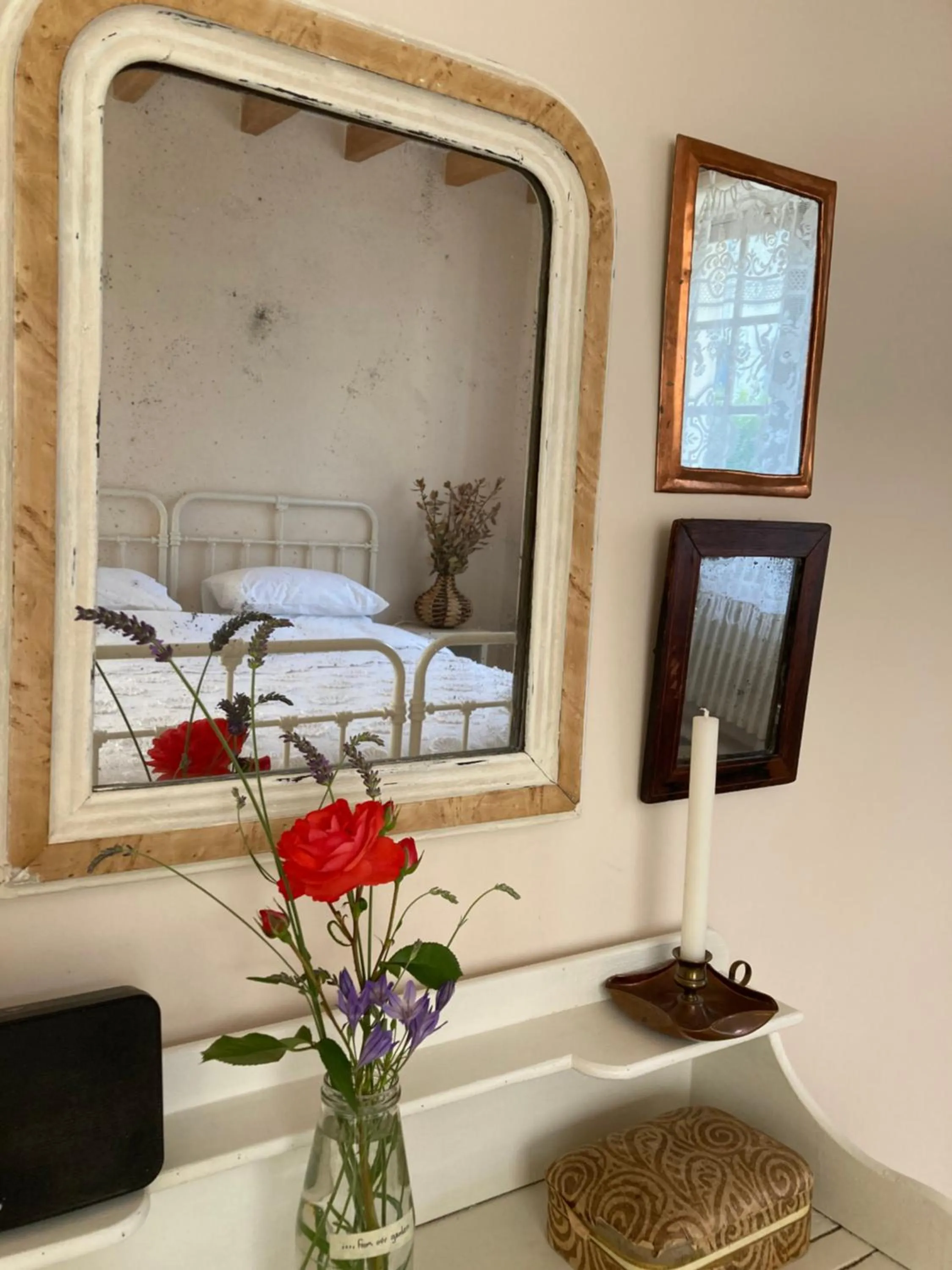 Decorative detail in No12