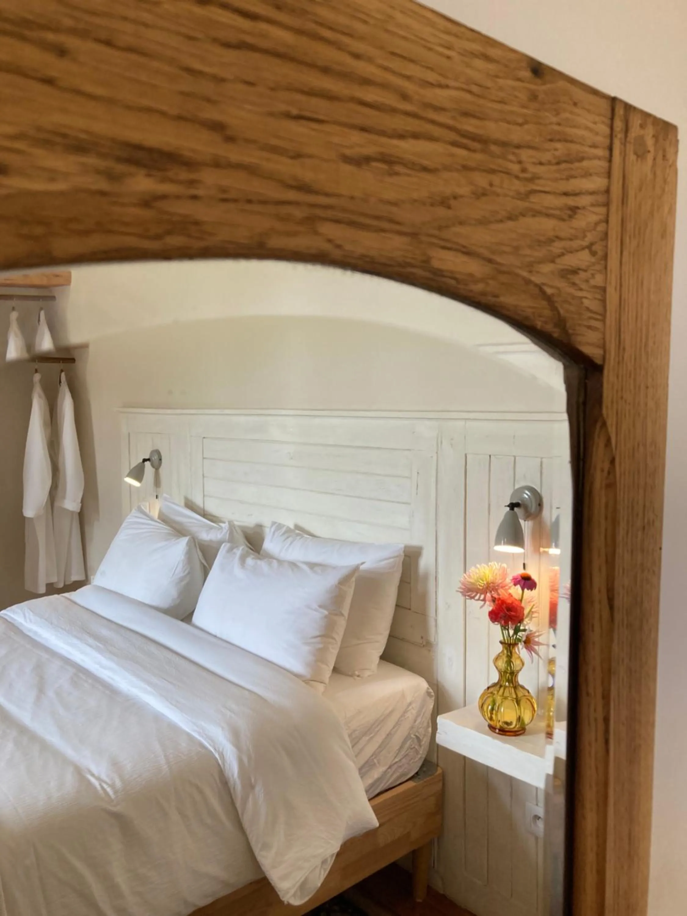 Bedroom, Bed in No12