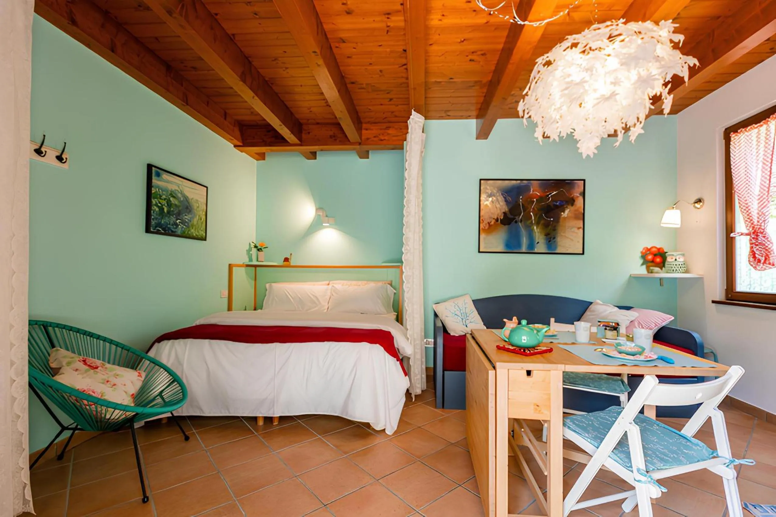Standard Studio in Il Laghello Wood House