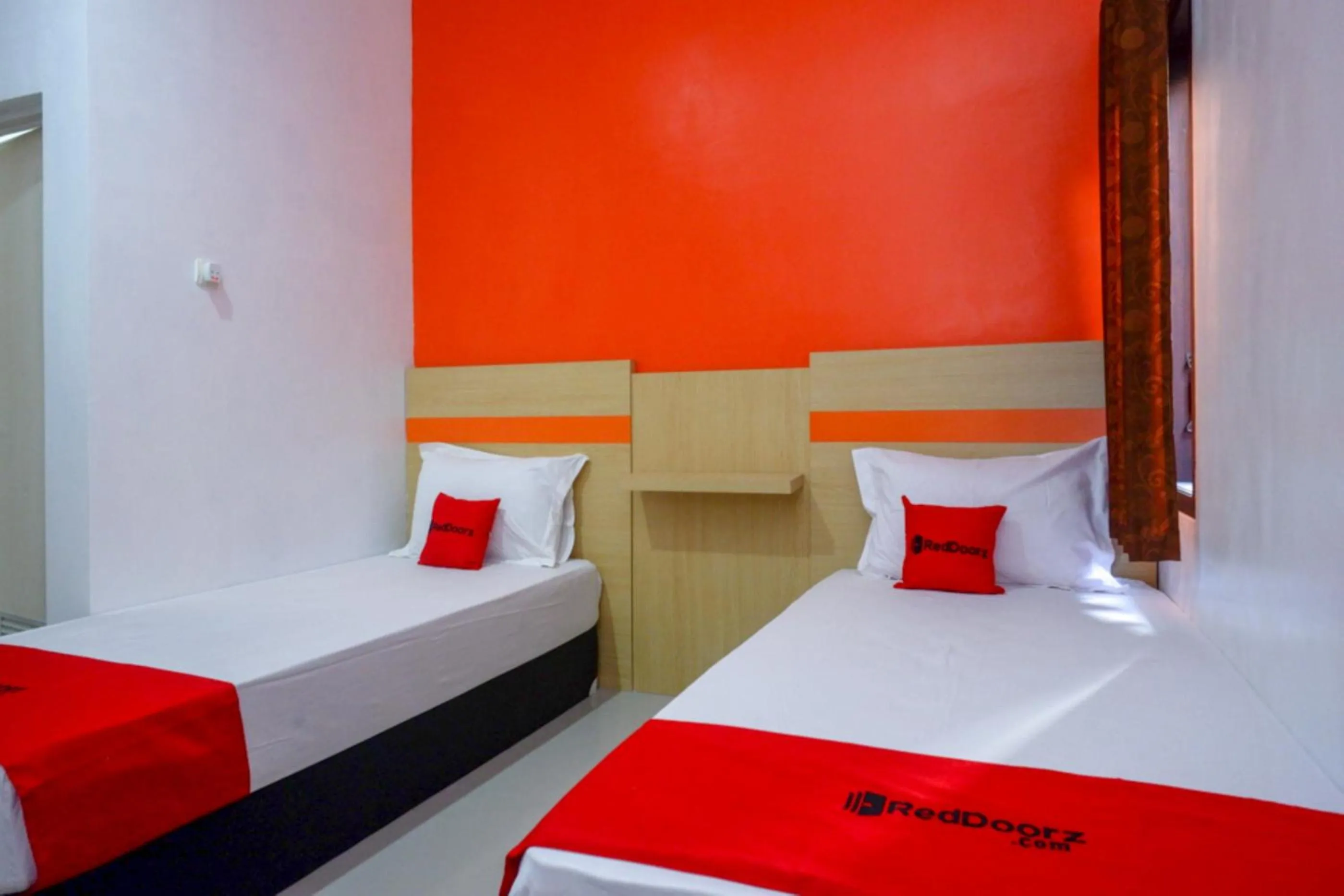 Bed in RedDoorz Syariah near Alun Alun Kota Rembang