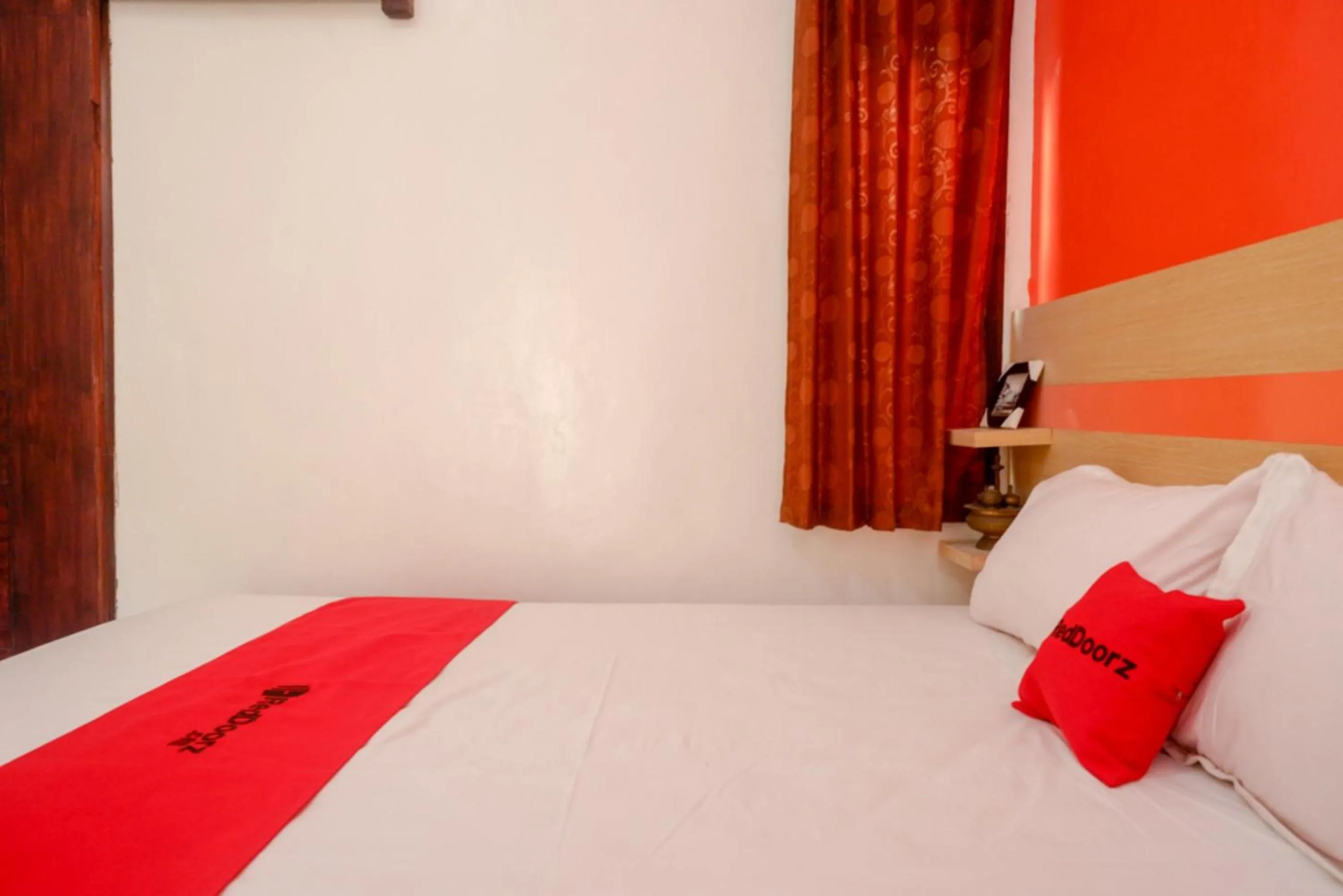 Bed in RedDoorz Syariah near Alun Alun Kota Rembang
