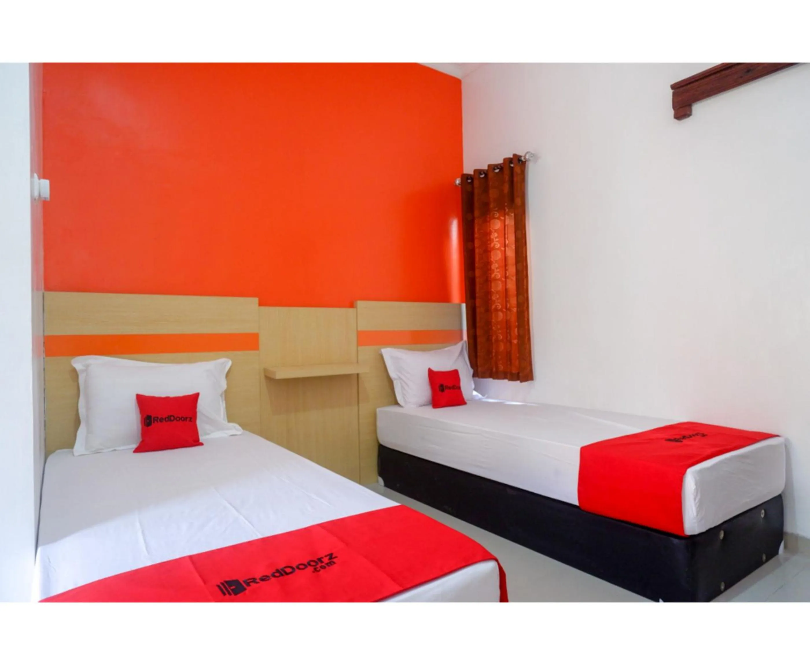 Bed in RedDoorz Syariah near Alun Alun Kota Rembang