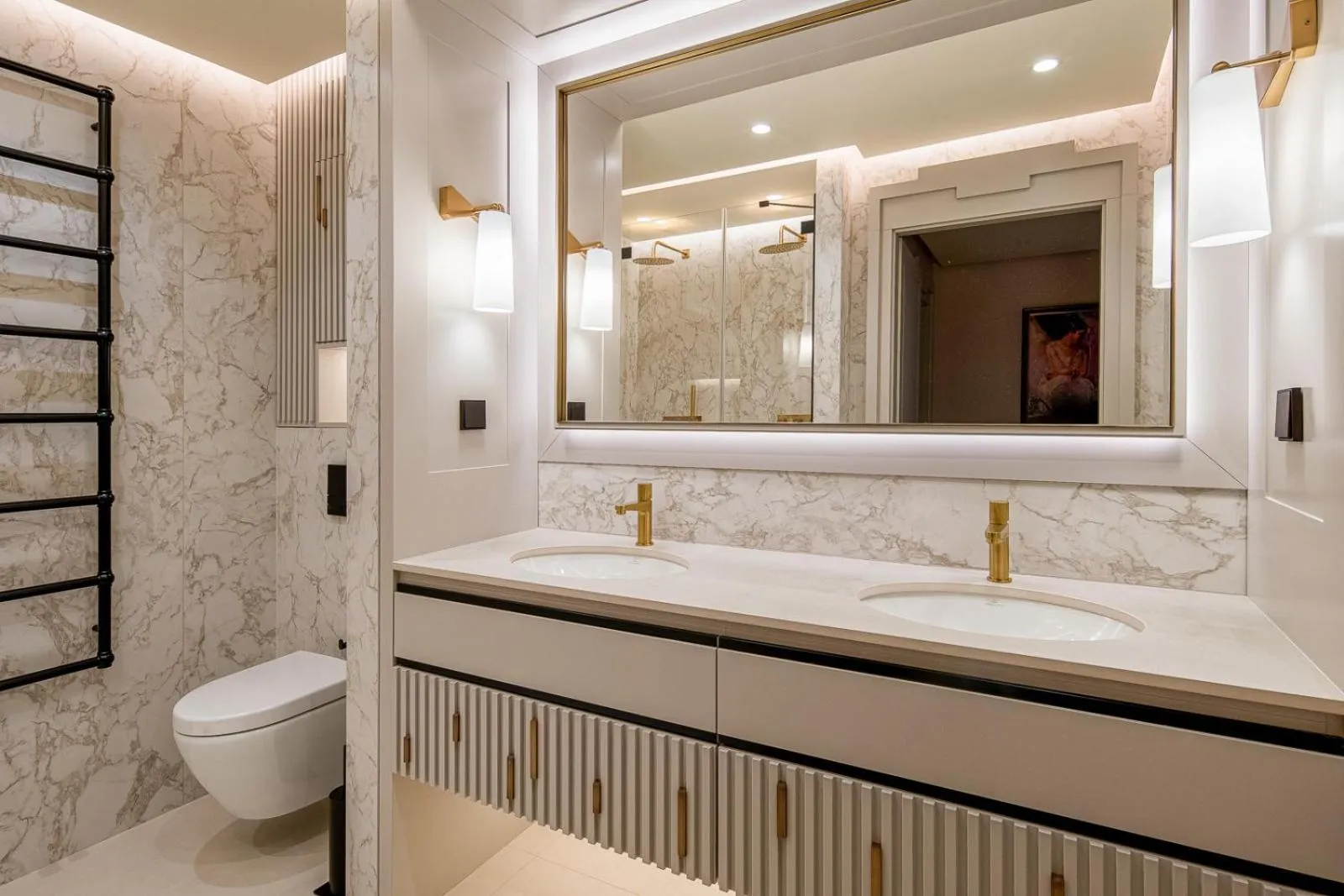 Shower in Art Boutique