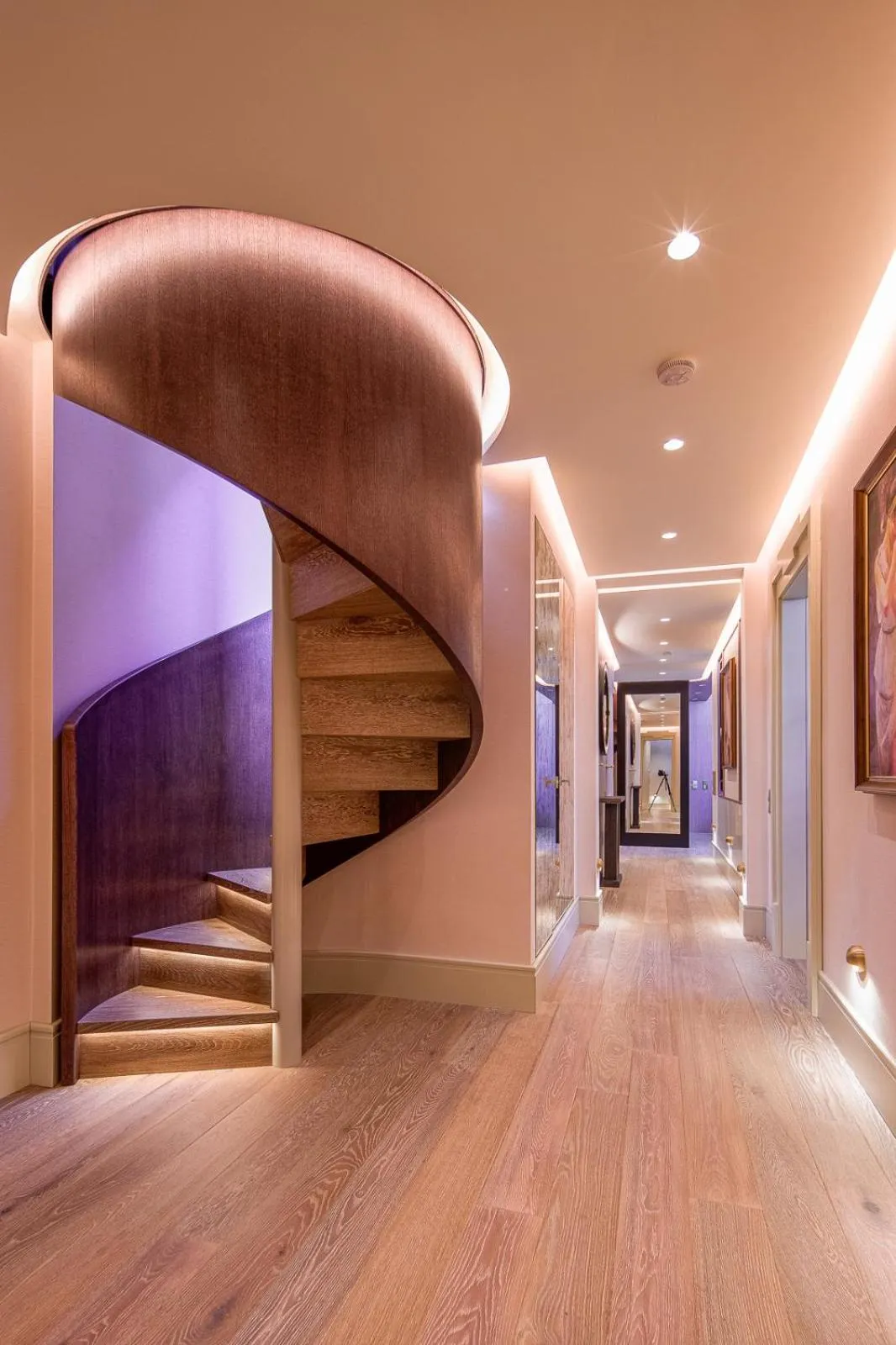 Communal lounge/ TV room in Art Boutique