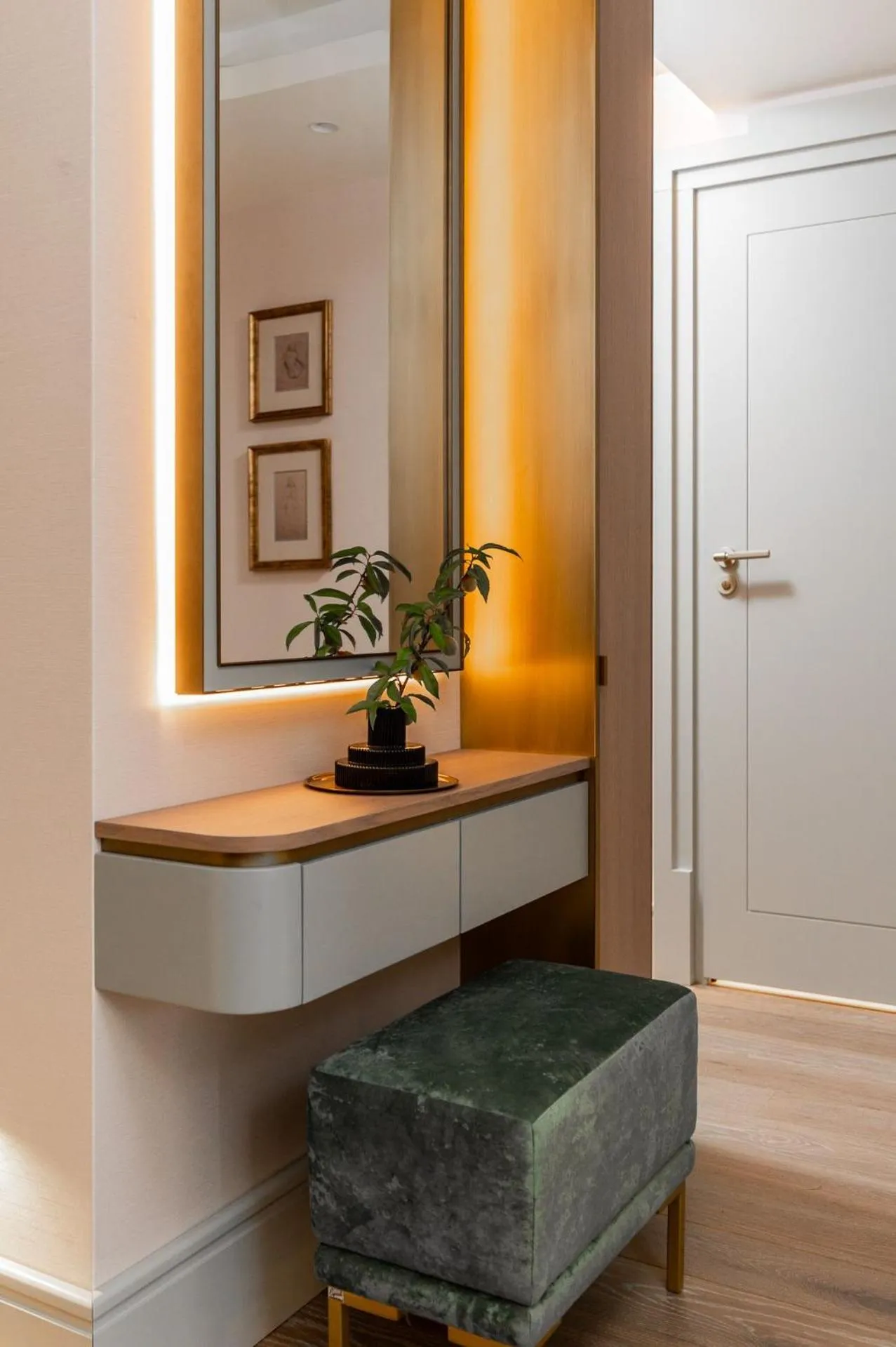 Photo of the whole room in Art Boutique