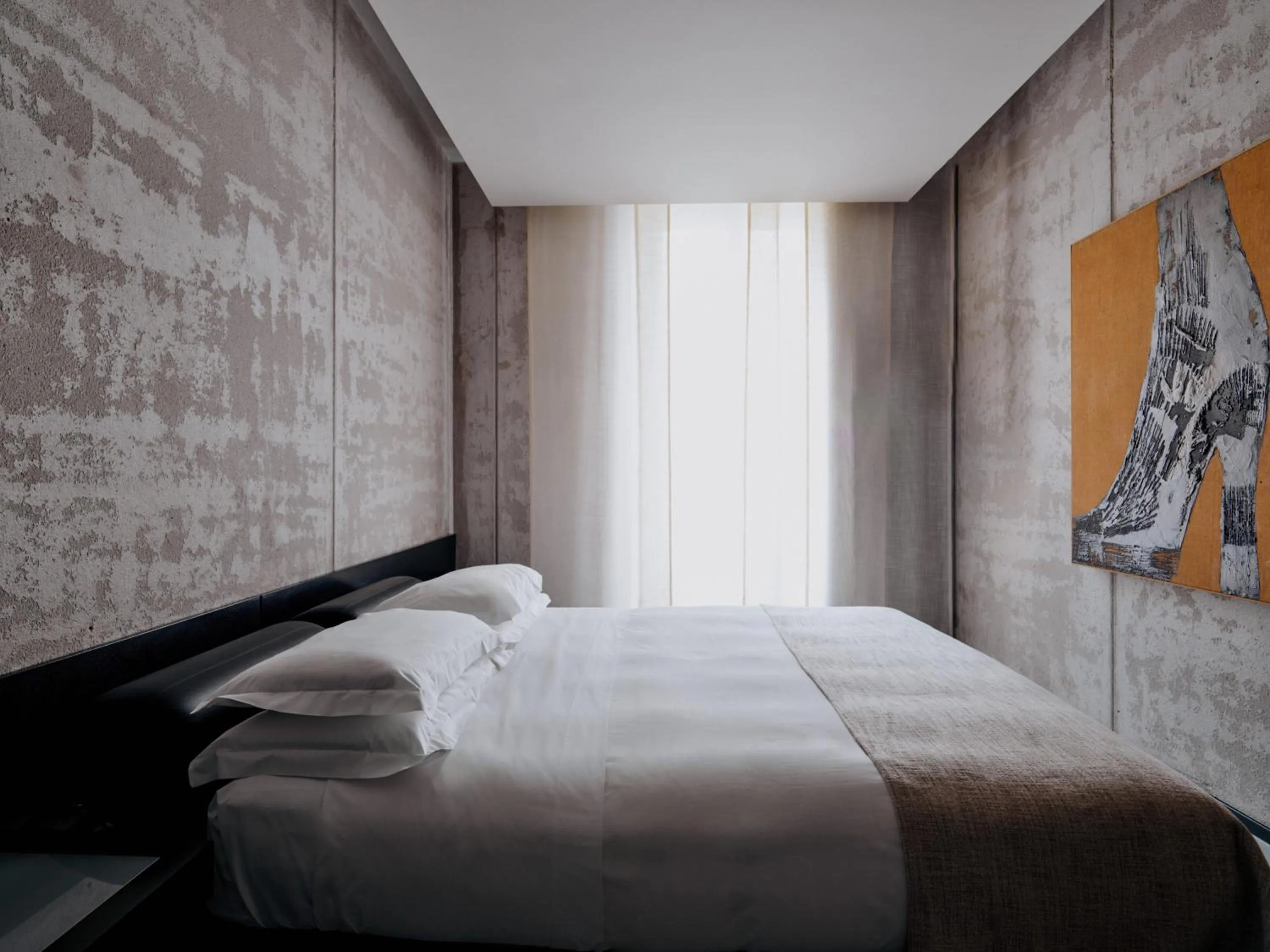 Bed in STRAF, Milan, a Member of Design Hotels