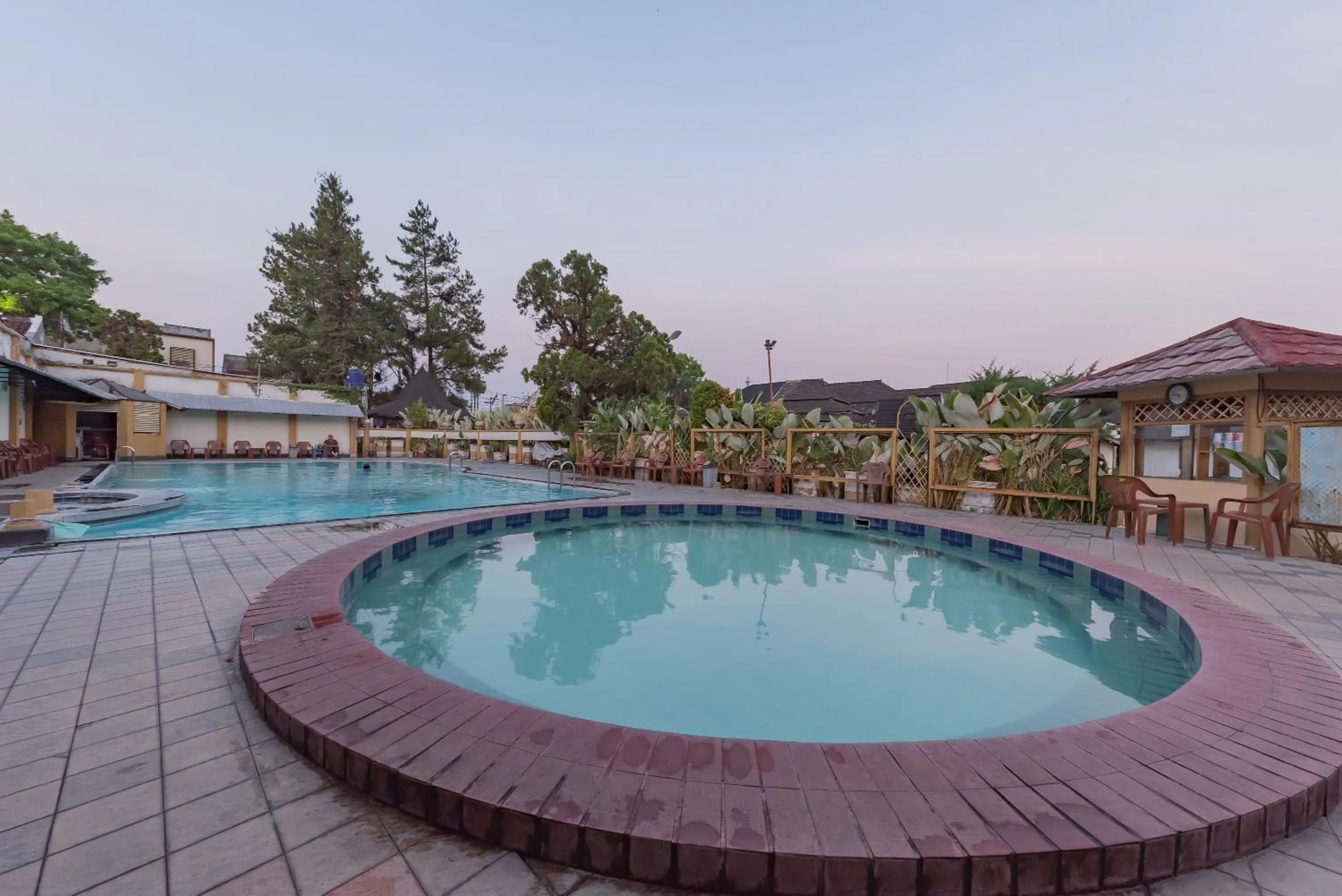 Swimming pool in Urbanview Hotel Crown Tasikmalaya by RedDoorz