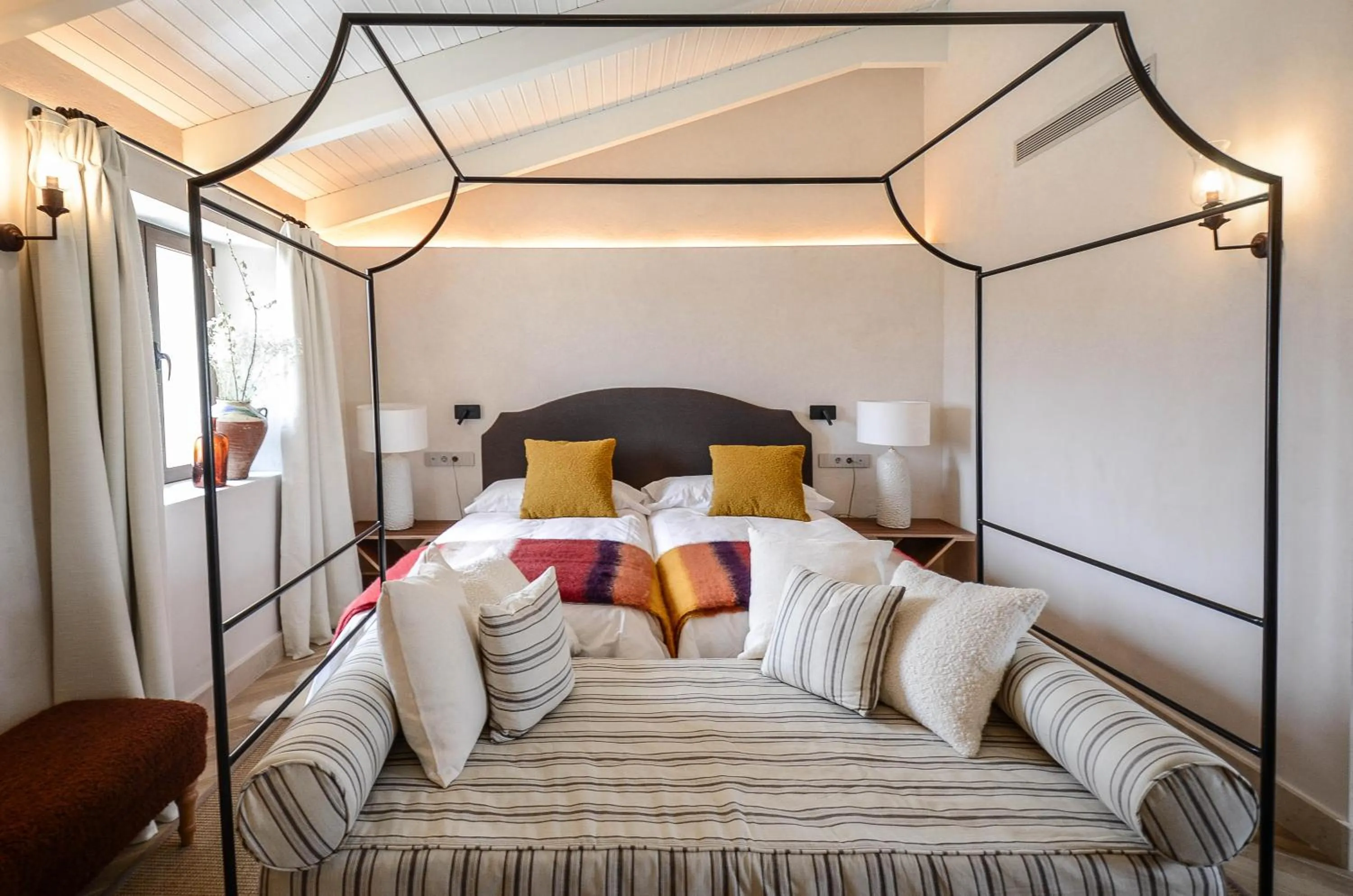 Bedroom, Bed in La Dehesa de Don Pedro