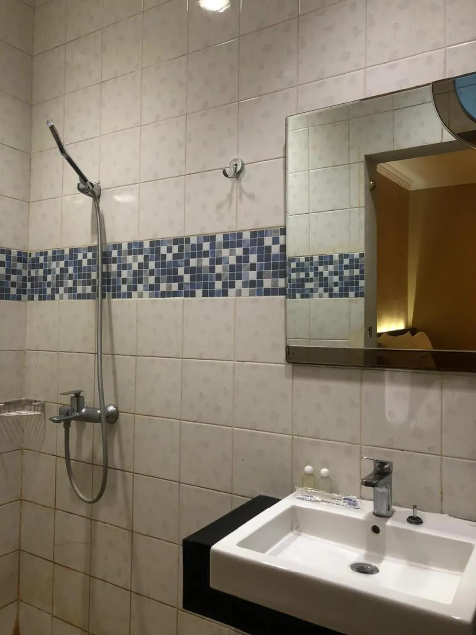 Bathroom in Hotel Aruni Ancol