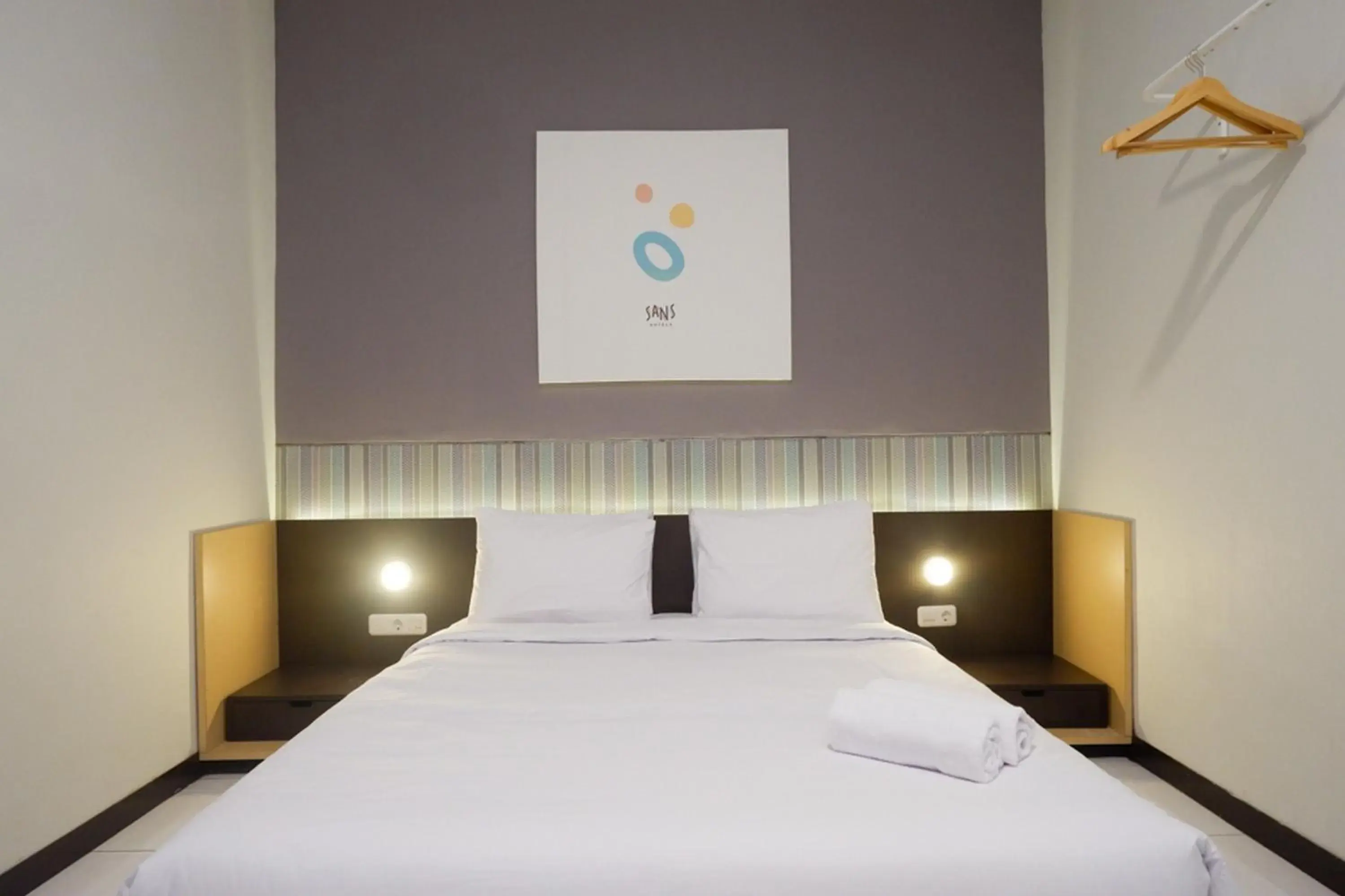 Bedroom, Bed in Sans Hotel Good Wish Semarang Bedroom, Bed in Sans Hotel Good Wish Semarang