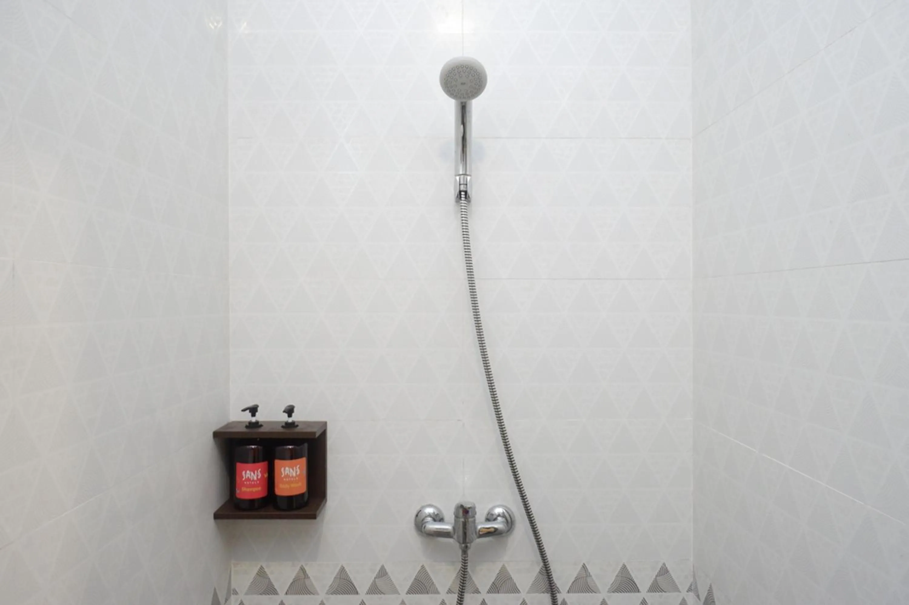 Bathroom in Sans Hotel Good Wish Semarang