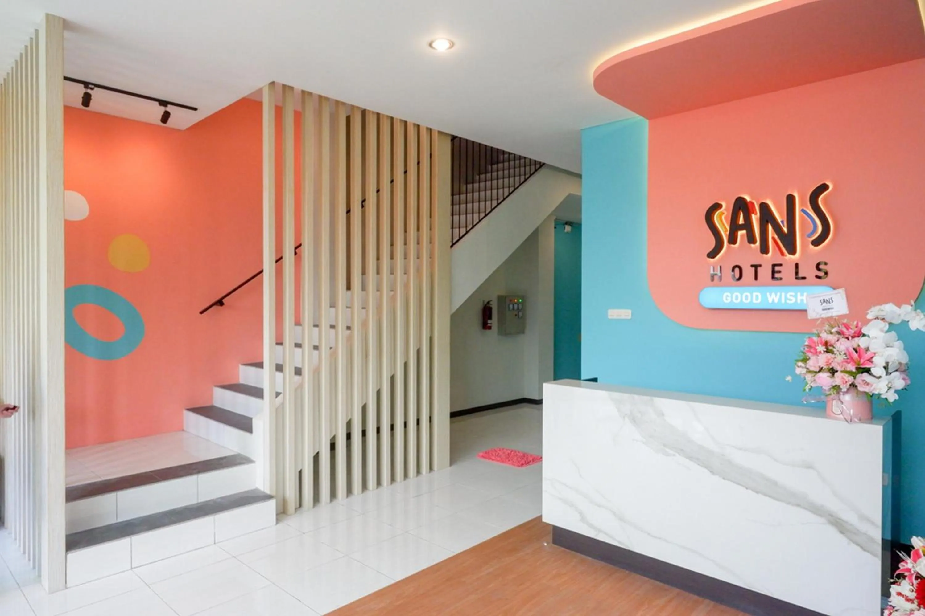 Lobby or reception in Sans Hotel Good Wish Semarang