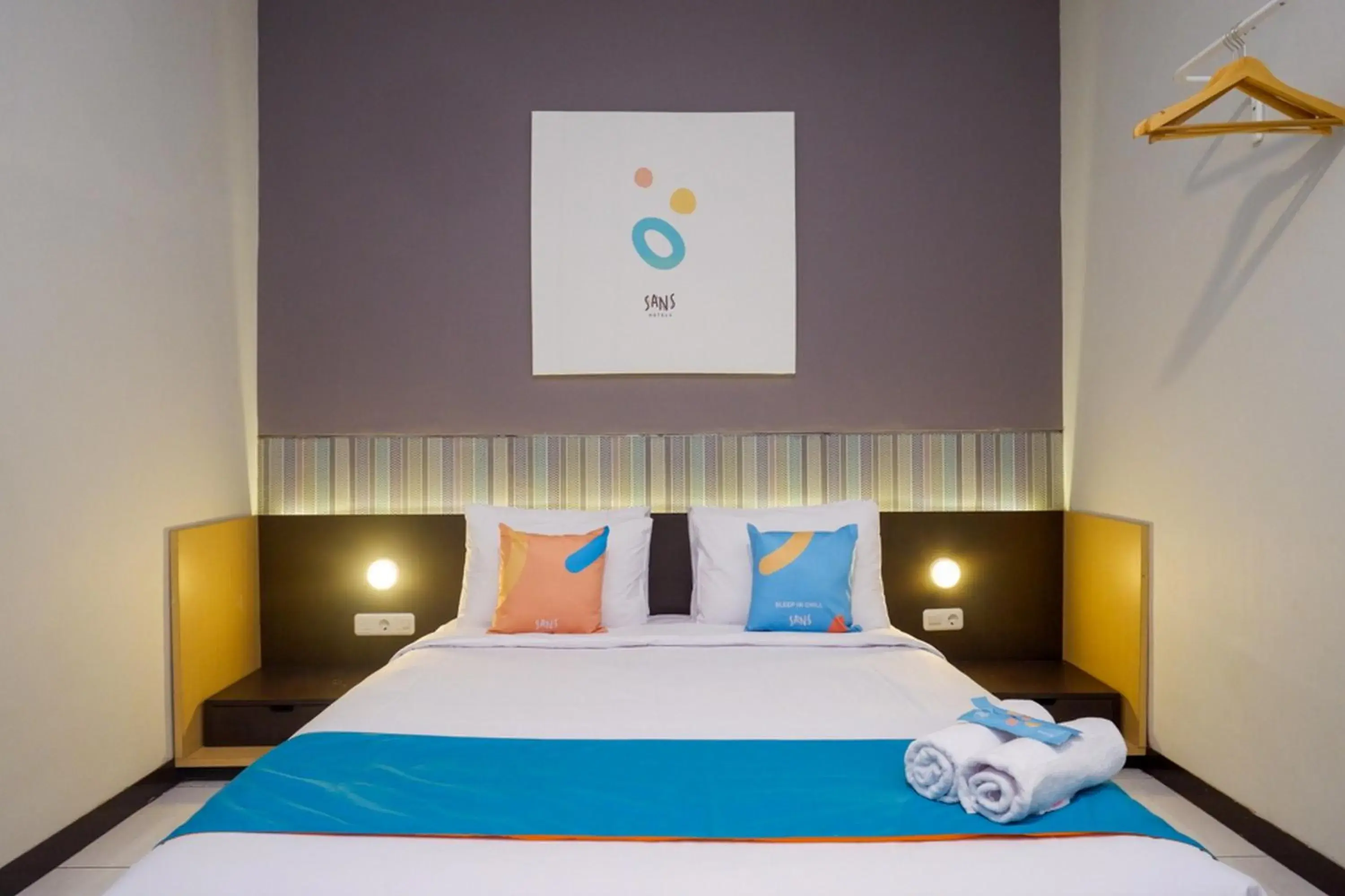 Bedroom, Bed in Sans Hotel Good Wish Semarang Bedroom, Bed in Sans Hotel Good Wish Semarang