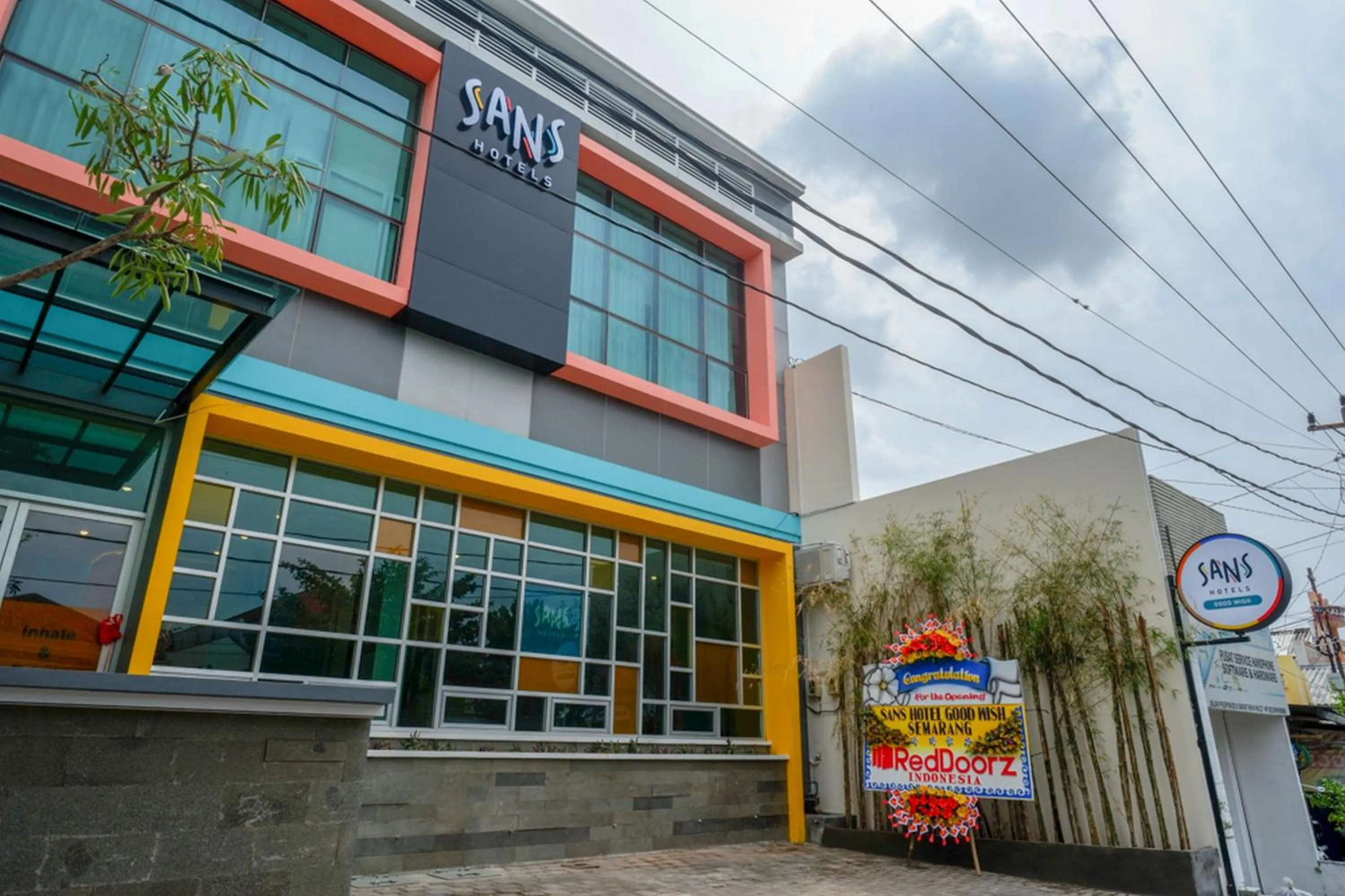 Property building in Sans Hotel Good Wish Semarang