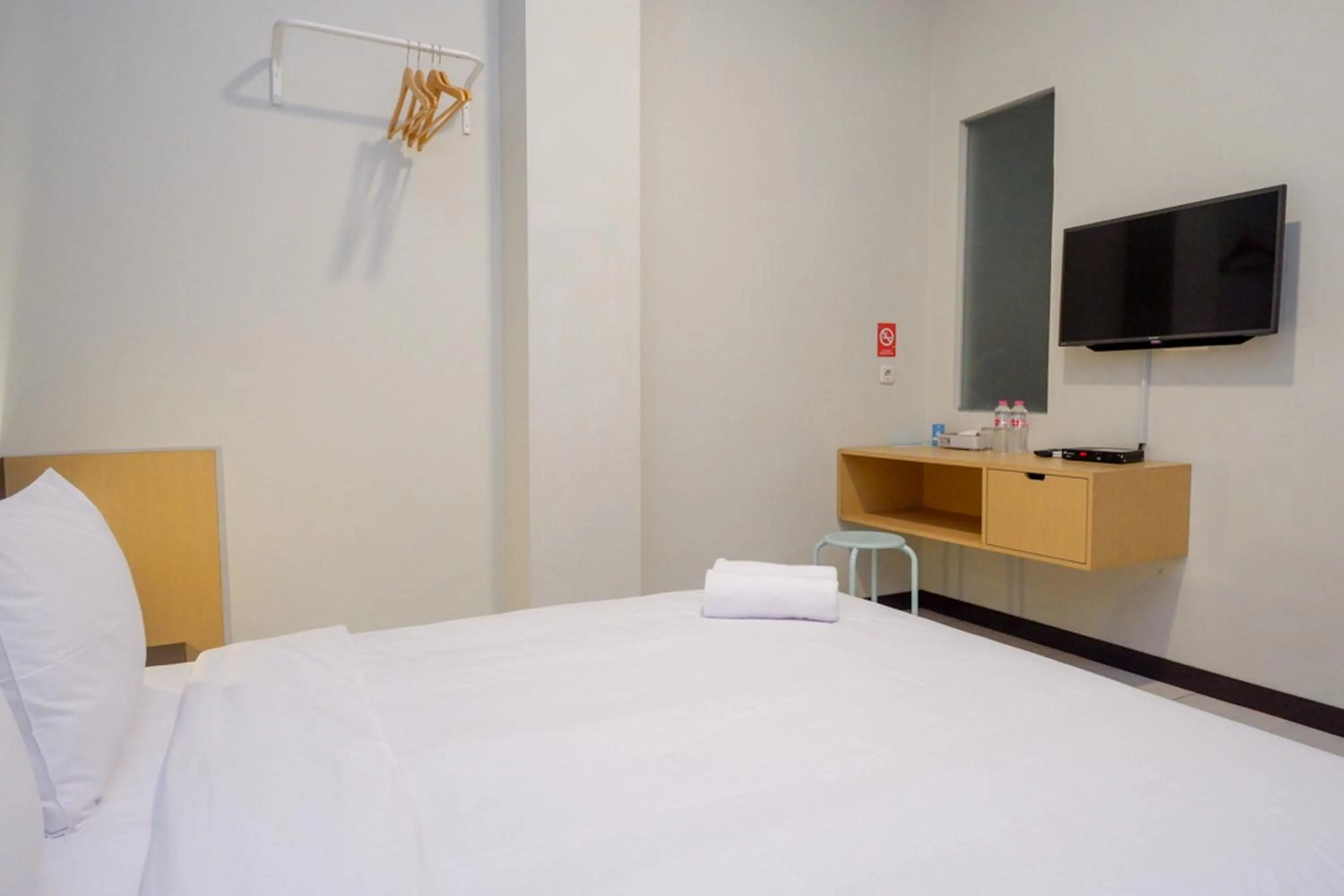 Bedroom, Bed in Sans Hotel Good Wish Semarang