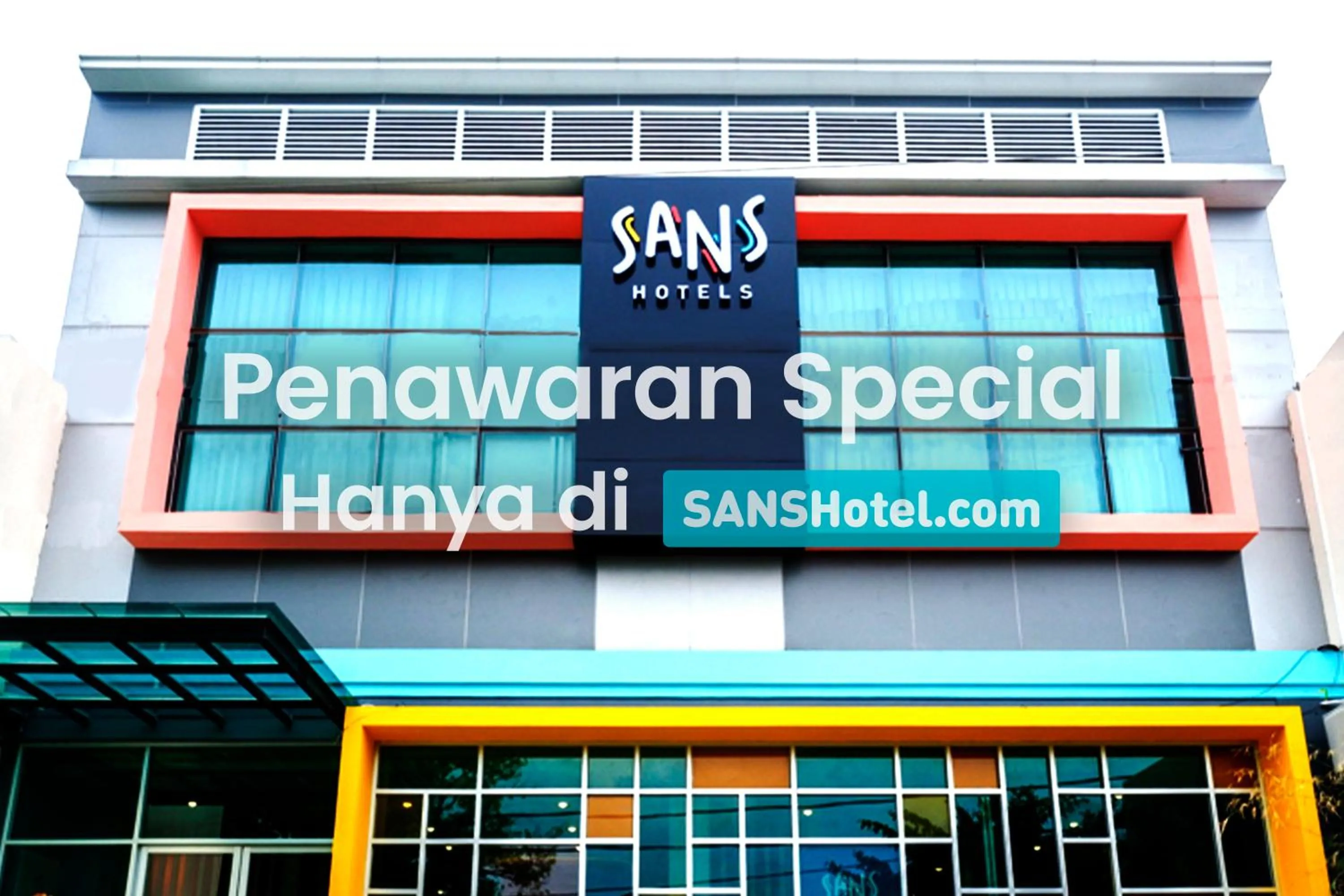 Facade/entrance in Sans Hotel Good Wish Semarang