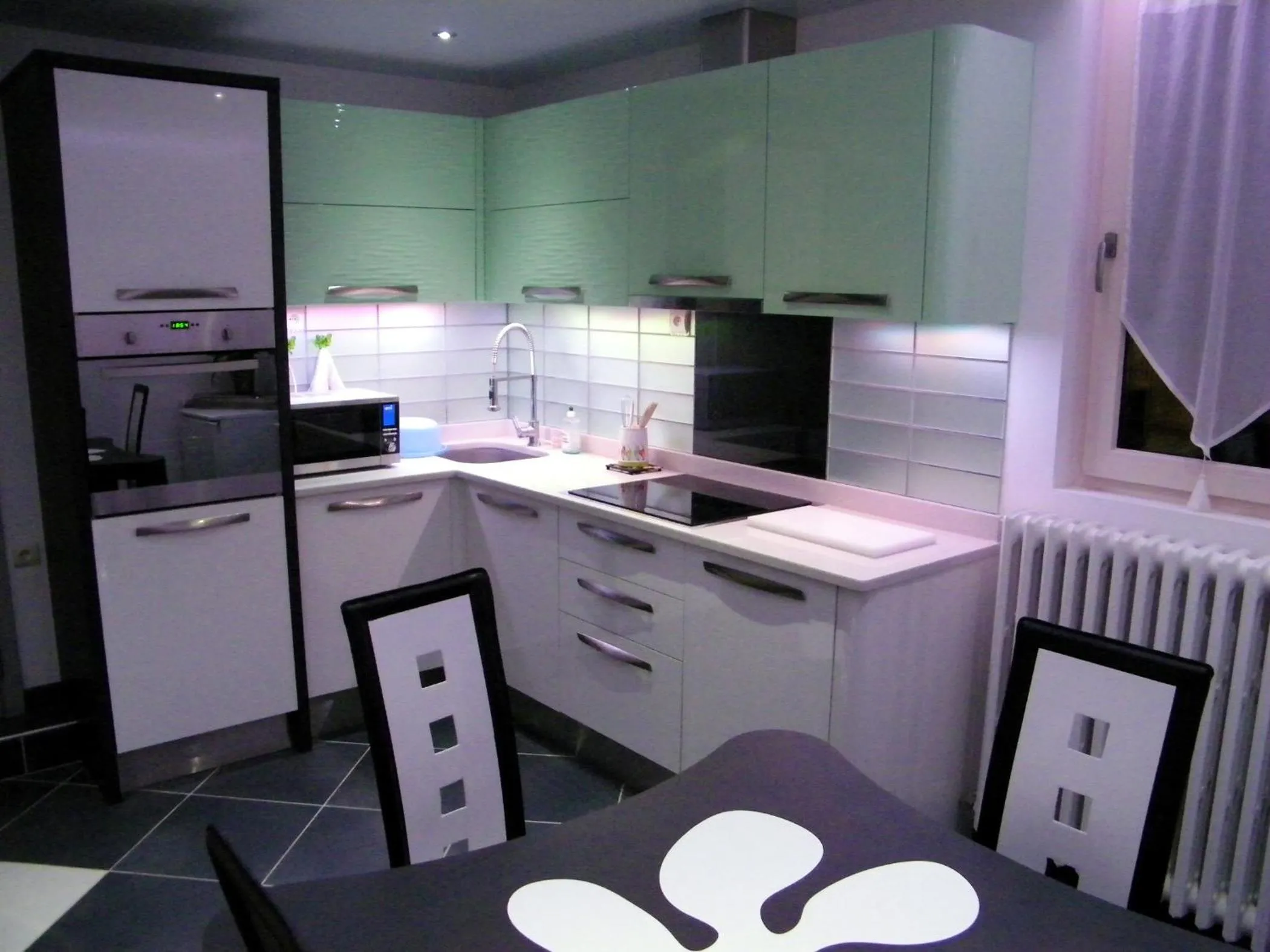 Grand appartement dans villa avec parking quartier résidentiel