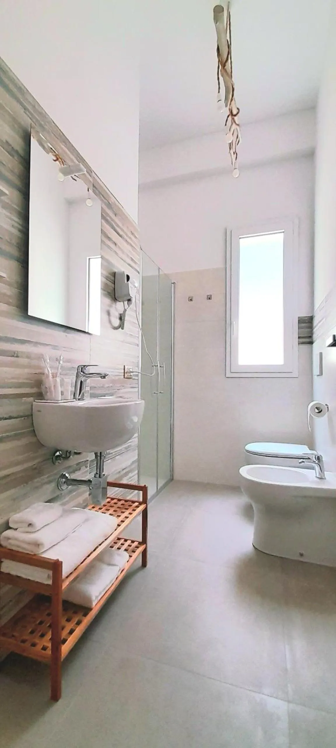 Shower in CI VULIA b&b - Sicilia sea, pool, bbq, tv, wi-fi