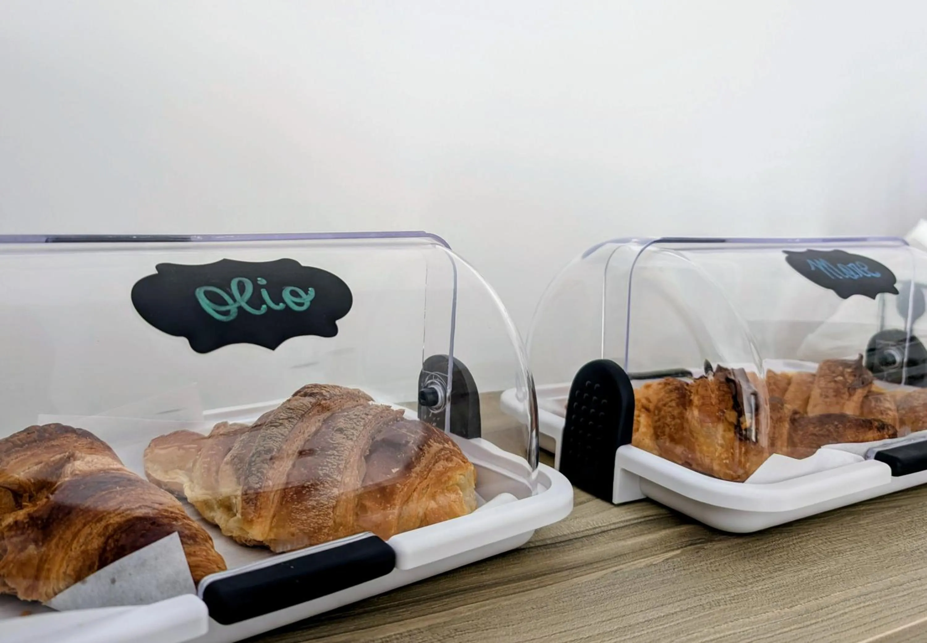 Food and drinks in CI VULIA b&b - Sicilia sea, pool, bbq, tv, wi-fi