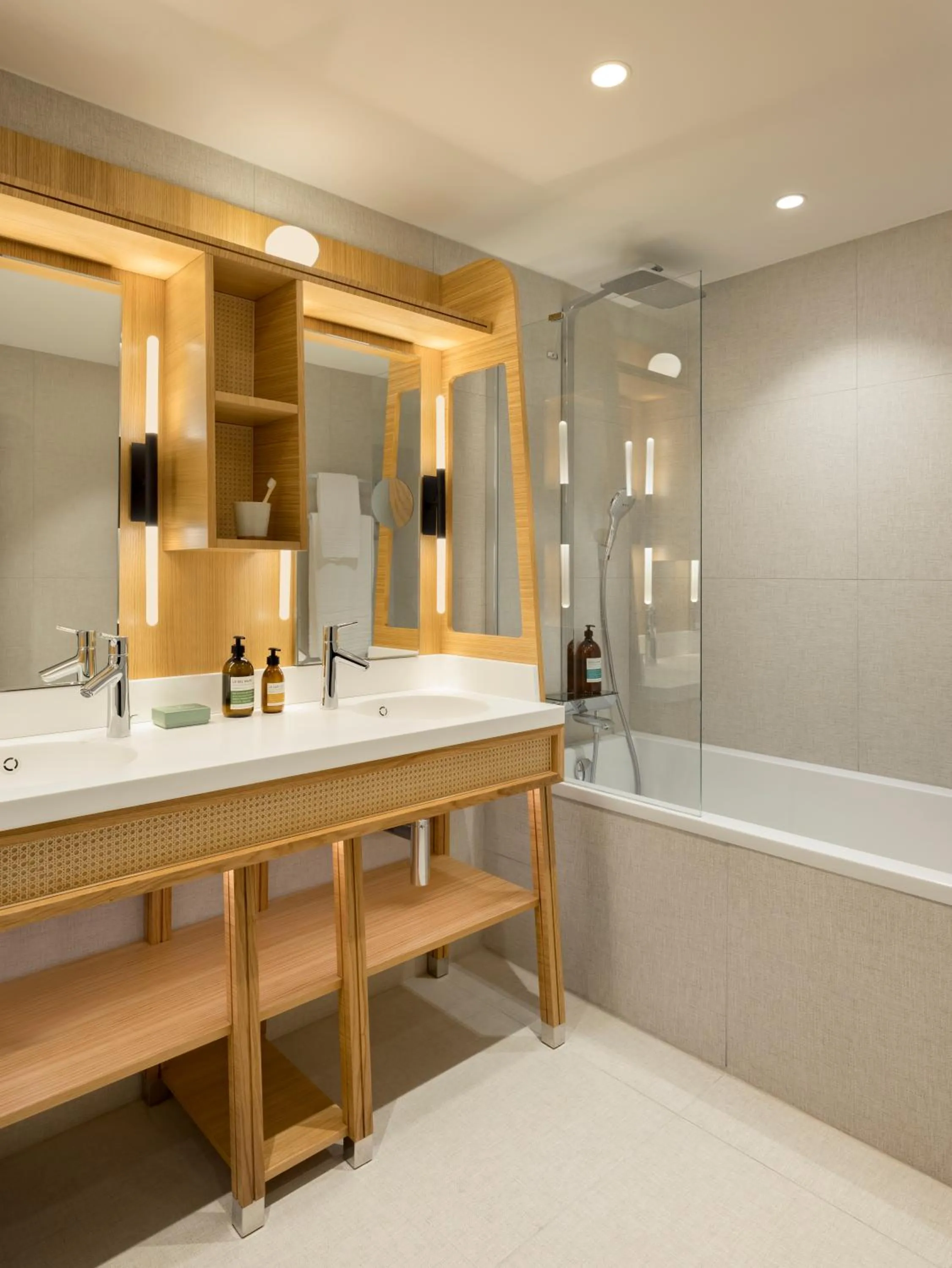 Bathroom in FirstName Bordeaux, Part of JdV by Hyatt