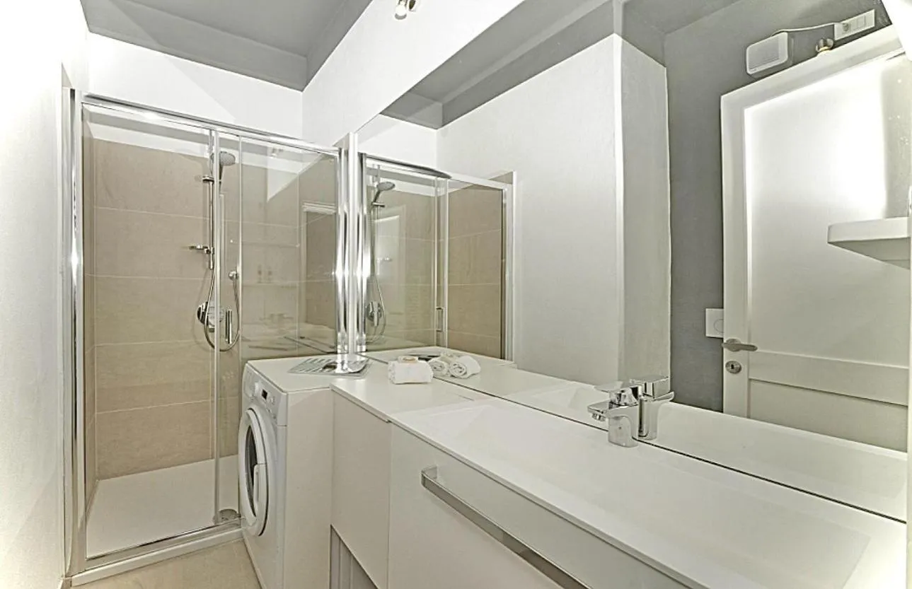 Shower in Hotel Spiaggia d'Oro - Charme & Boutique - Garda Lake Collection