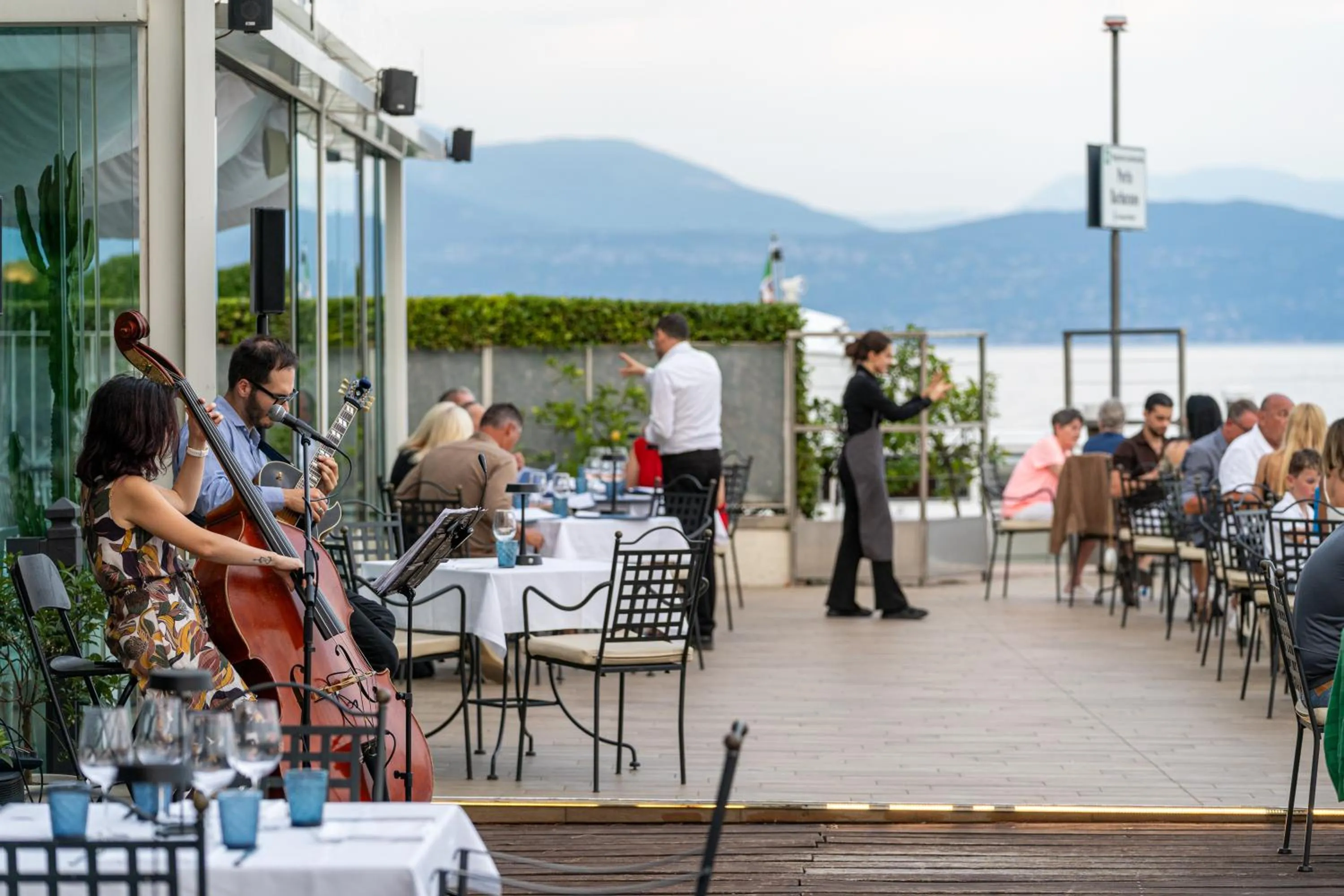 Evening entertainment in Hotel Spiaggia d'Oro - Charme & Boutique - Garda Lake Collection