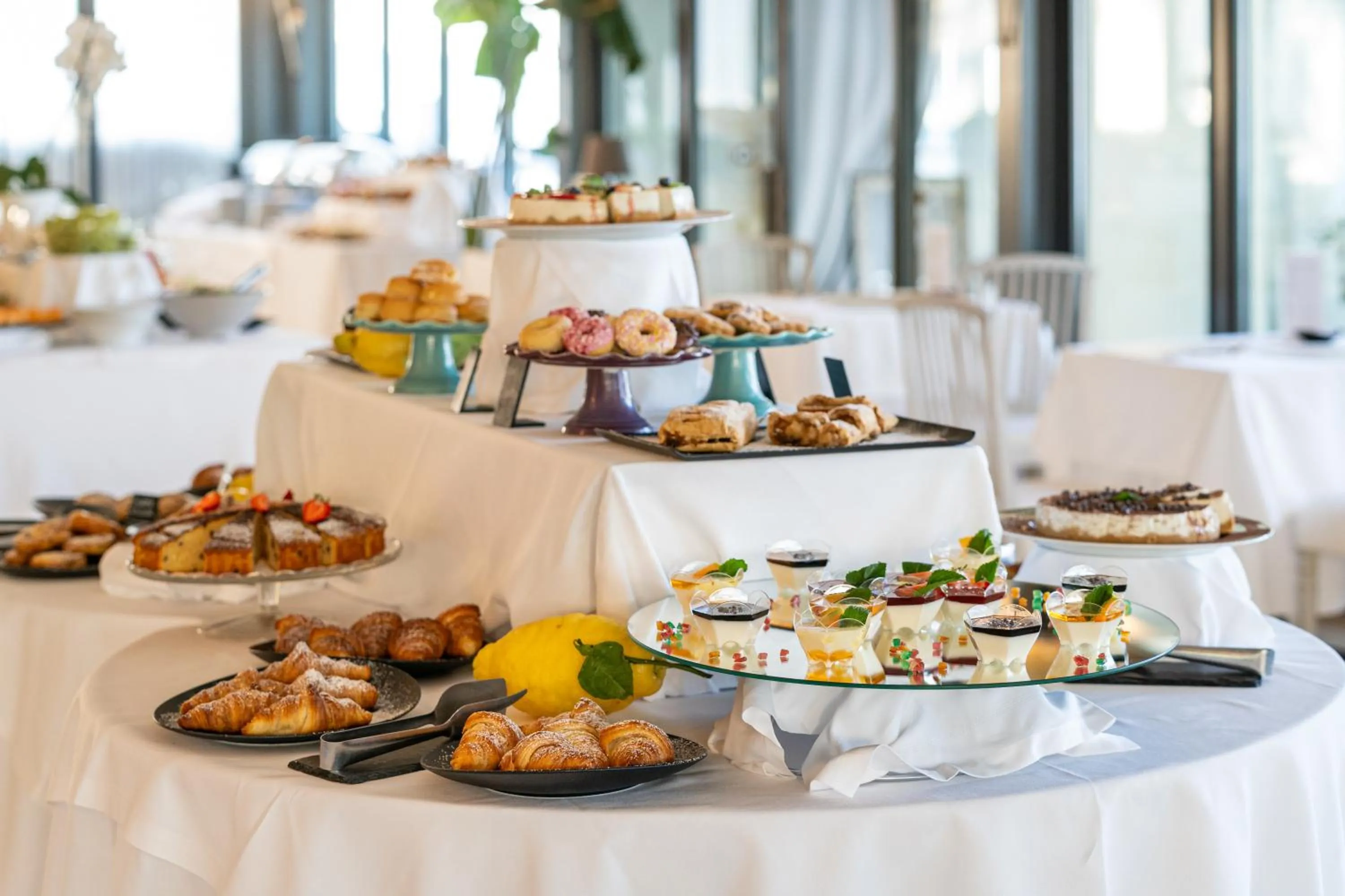 Breakfast in Hotel Spiaggia d'Oro - Charme & Boutique - Garda Lake Collection