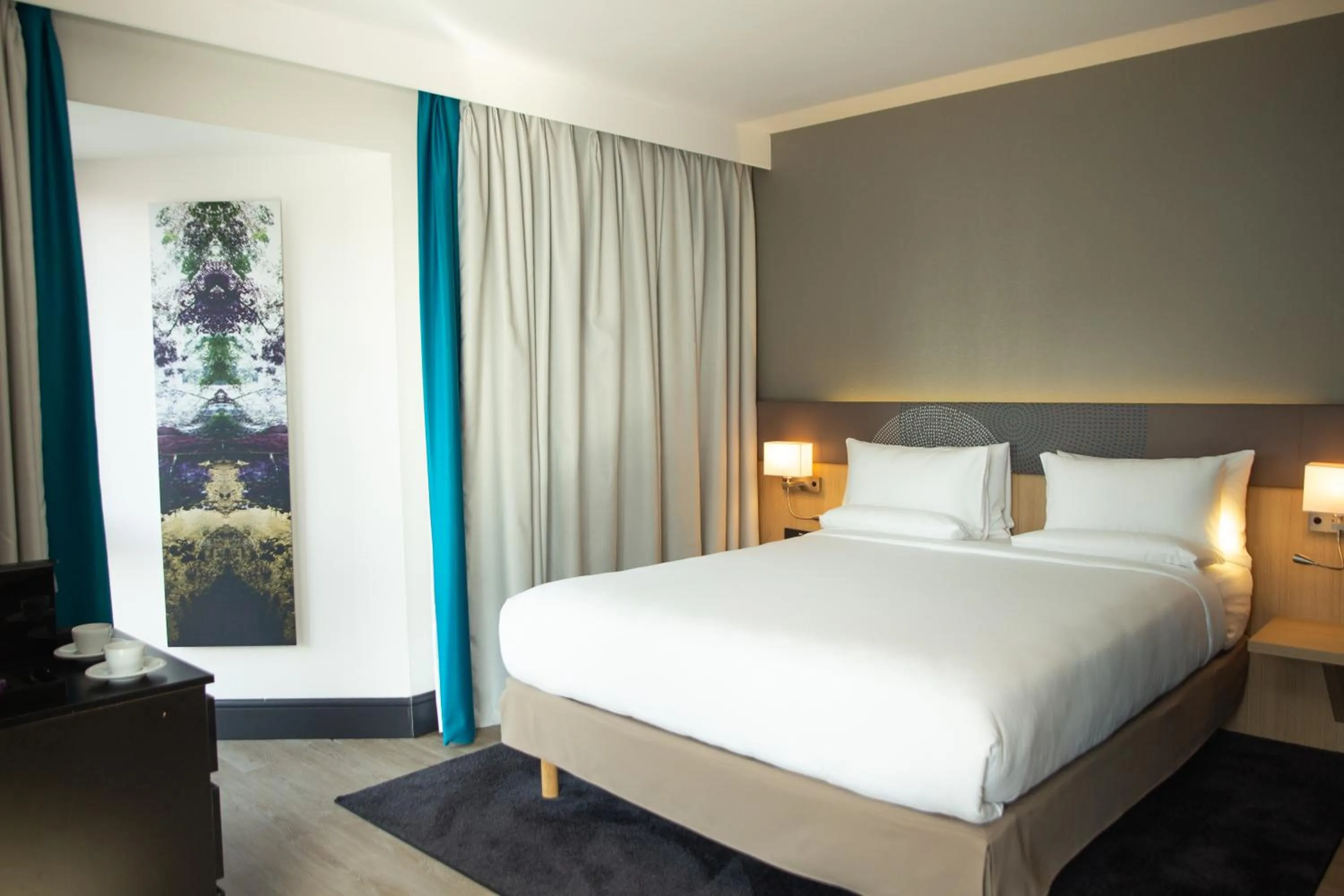 Bed in Novotel London Wembley