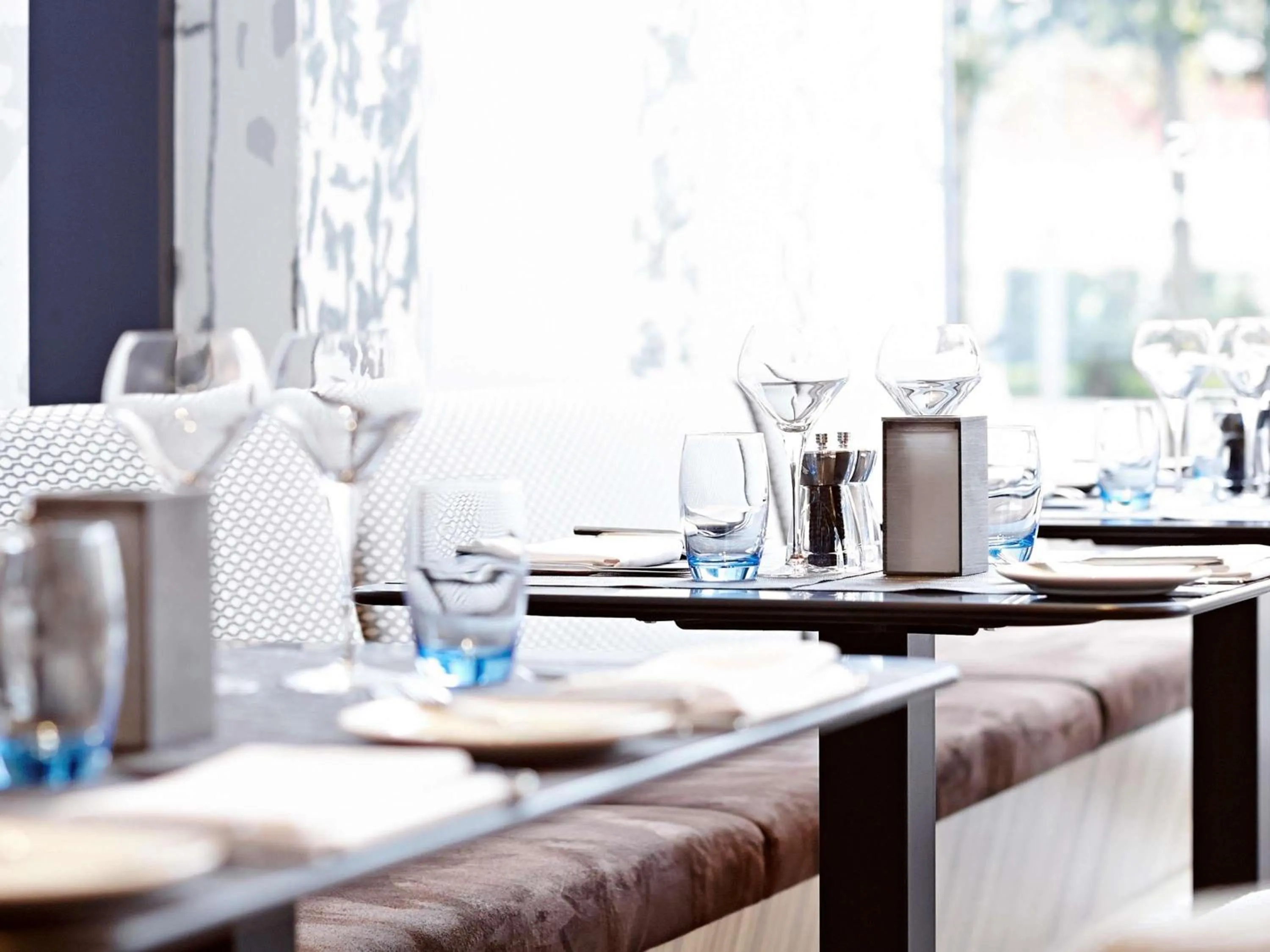 Restaurant/places to eat in Novotel London Wembley