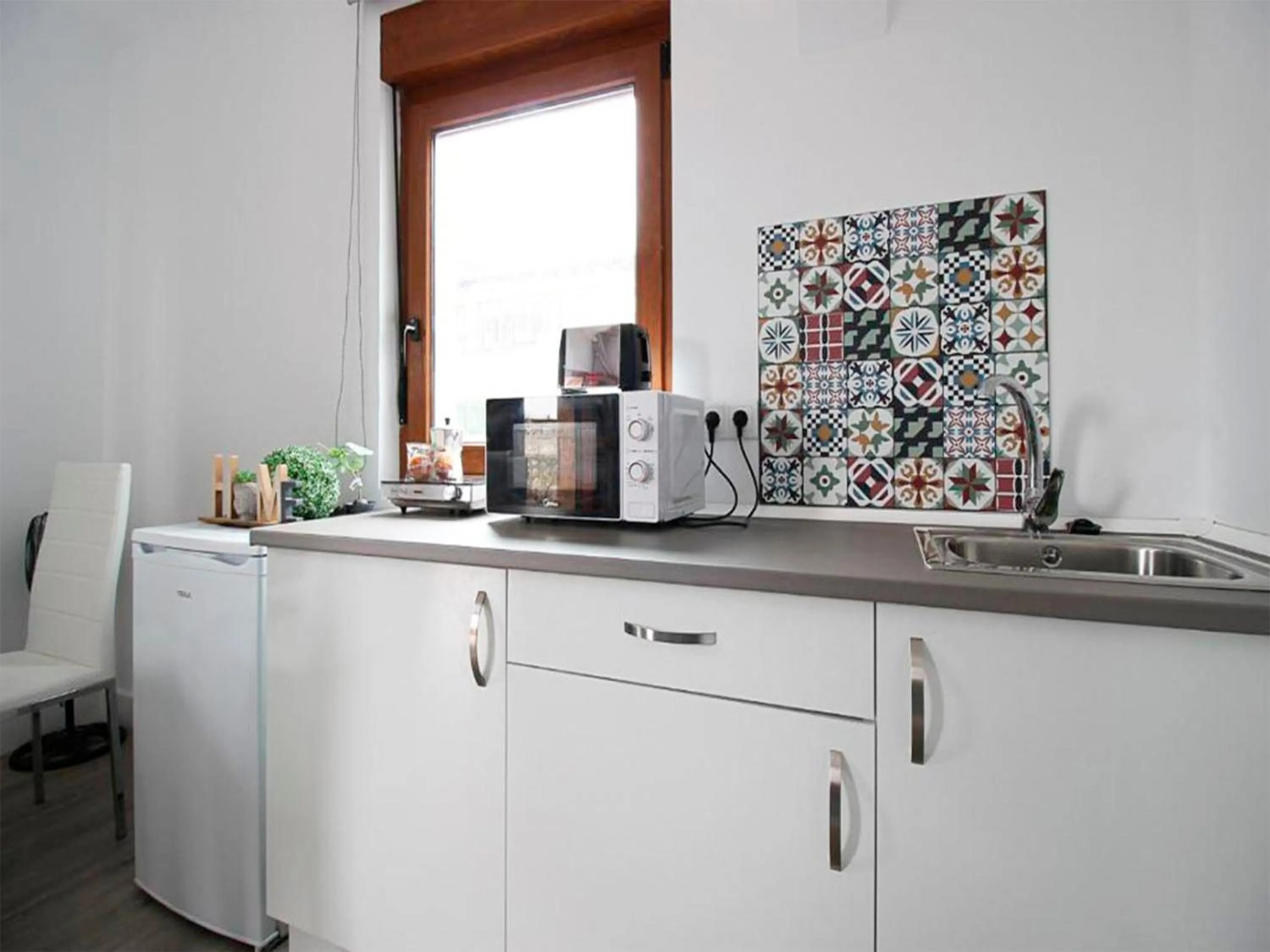 microwave in La Maruca Beach Santander 3000